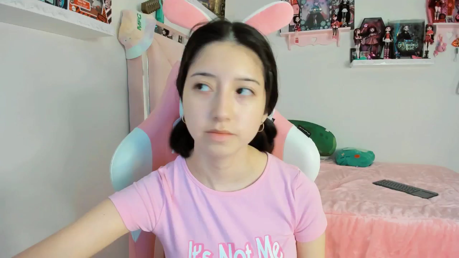 Gallery image thumbnail from Cherrycute666's myfreecams stream on, 12/20/2024, 23:44 image 14 of 20