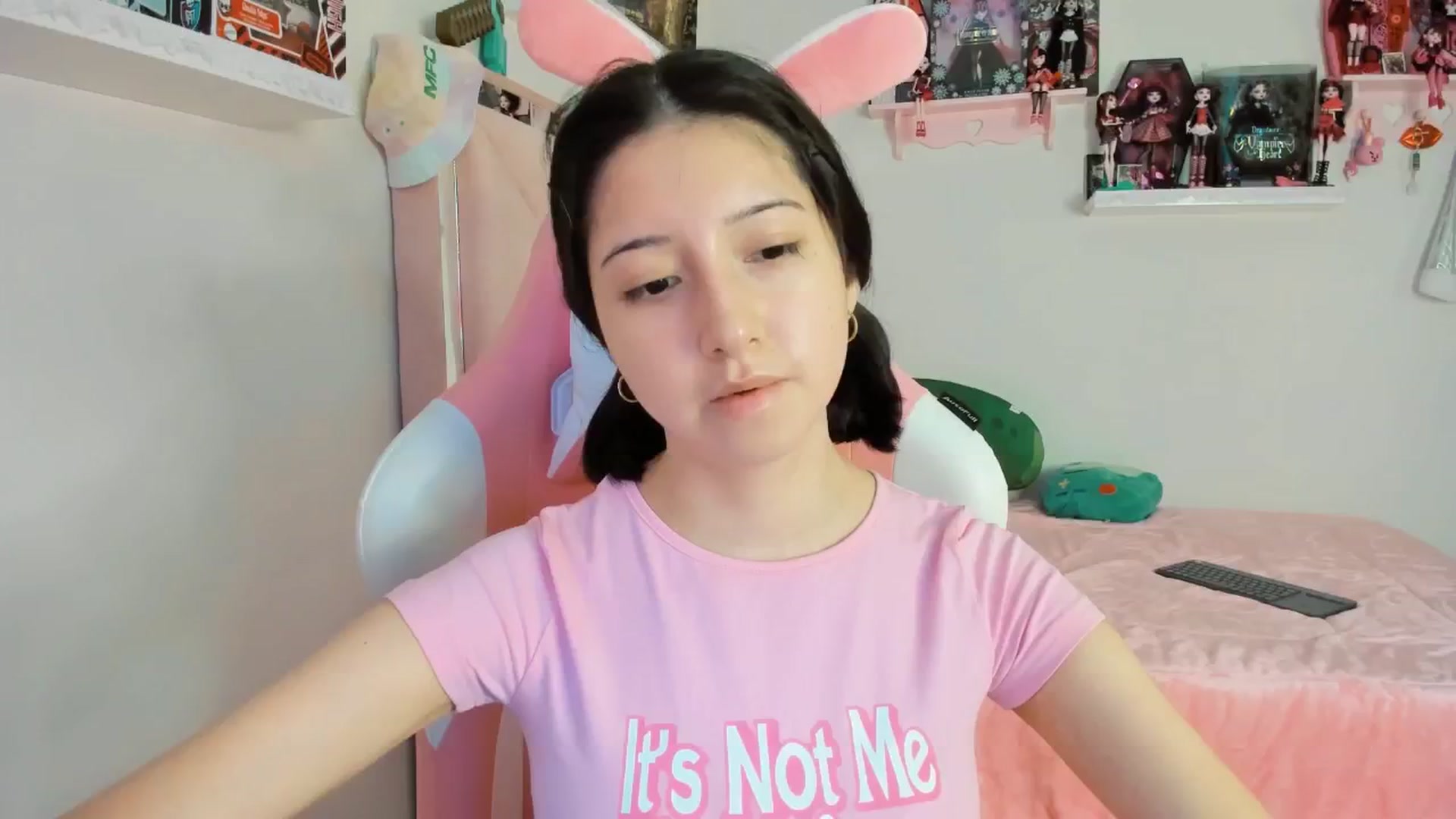 Gallery image thumbnail from Cherrycute666's myfreecams stream on, 12/20/2024, 23:44 image 20 of 20