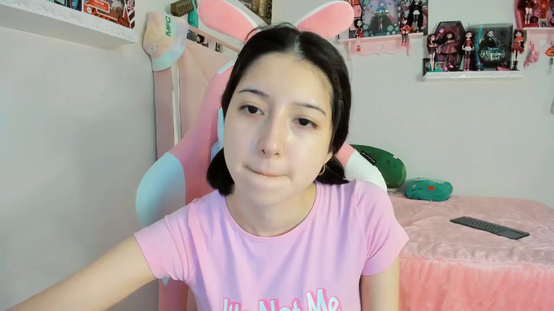 Gallery image thumbnail from Cherrycute666's myfreecams stream on, 12/20/2024, 23:44 image 7 of 20