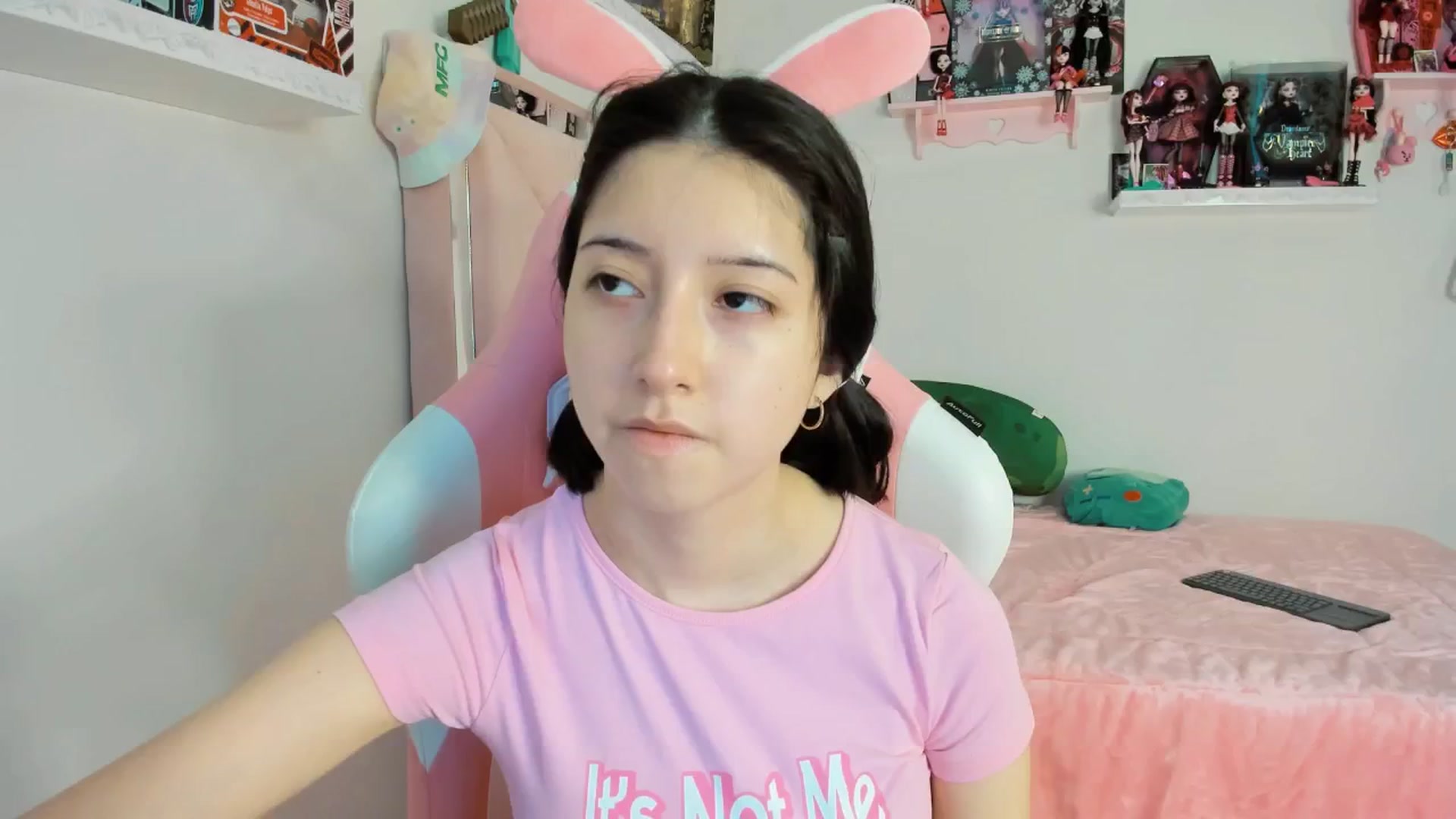 Gallery image thumbnail from Cherrycute666's myfreecams stream on, 12/20/2024, 23:44 image 15 of 20