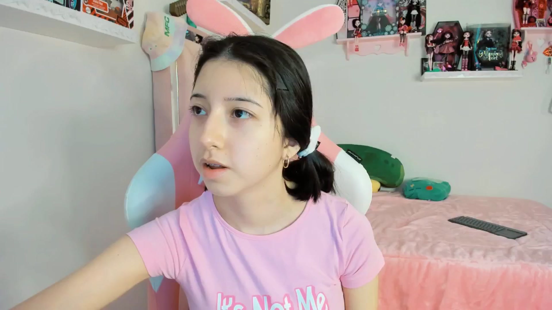 Gallery image thumbnail from Cherrycute666's myfreecams stream on, 12/20/2024, 23:44 image 5 of 20