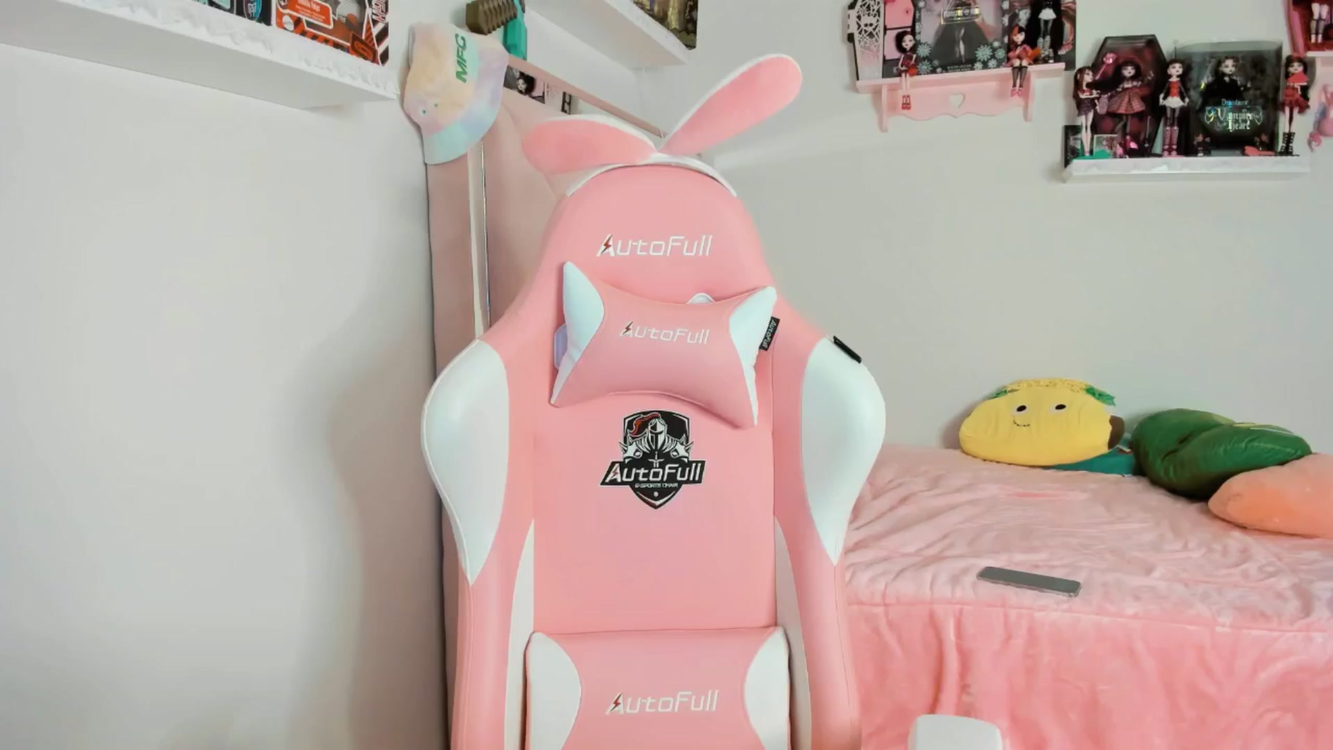 Gallery image thumbnail from Cherrycute666's myfreecams stream on, 12/21/2024, 09:54 image 8 of 20