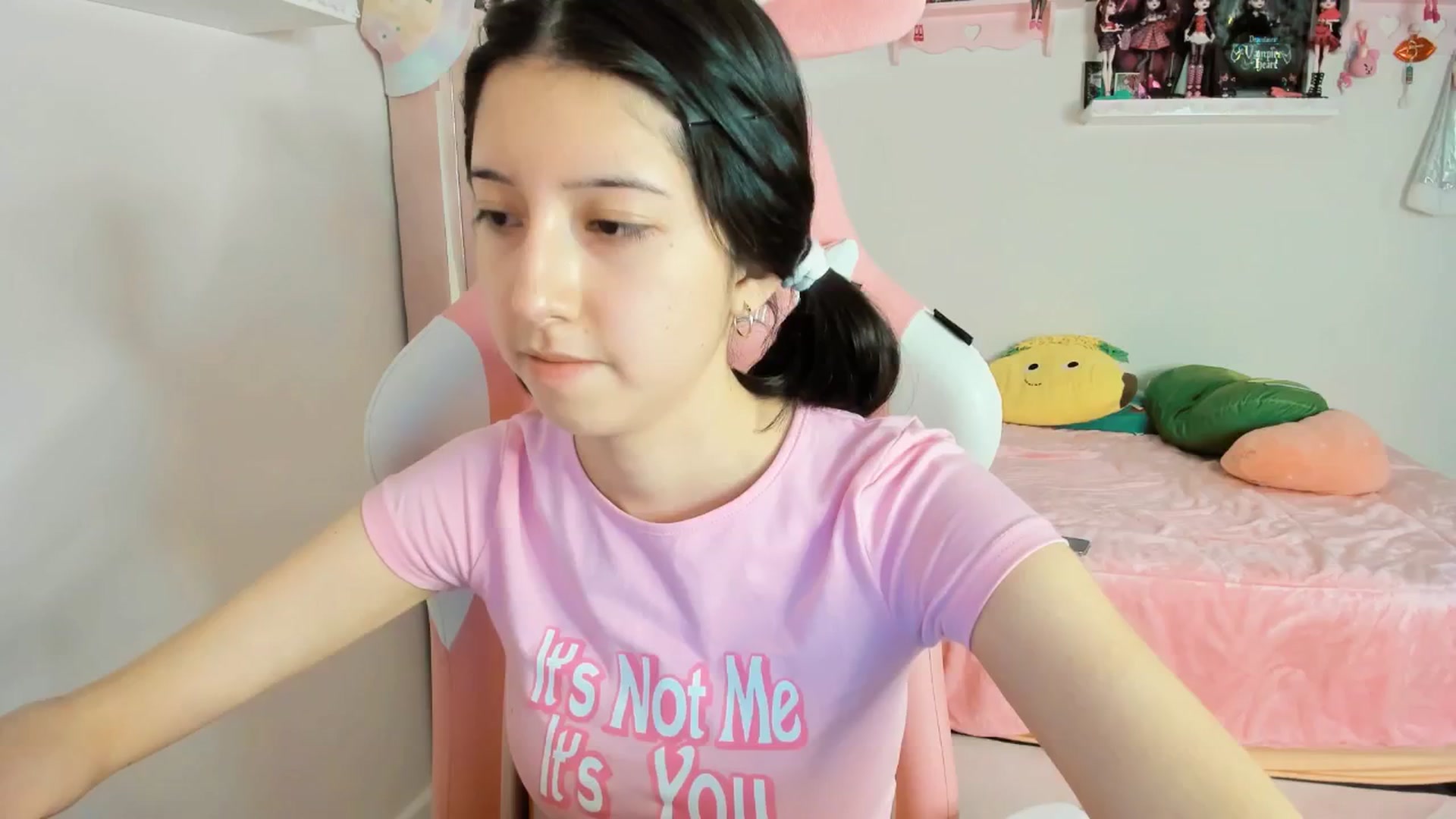 Gallery image thumbnail from Cherrycute666's myfreecams stream on, 12/21/2024, 09:54 image 15 of 20