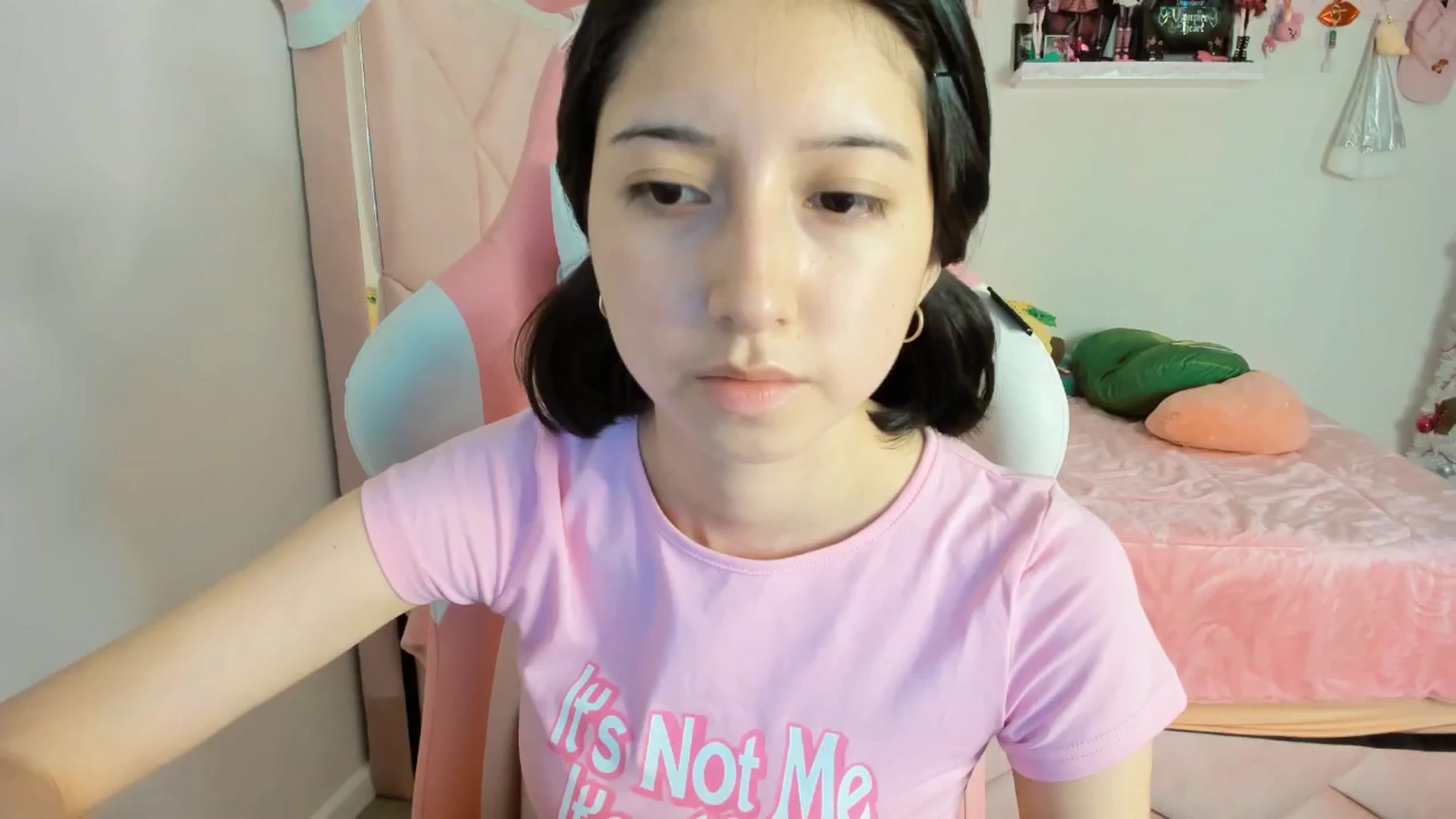 Gallery image thumbnail from Cherrycute666's myfreecams stream on, 12/21/2024, 09:54 image 2 of 20