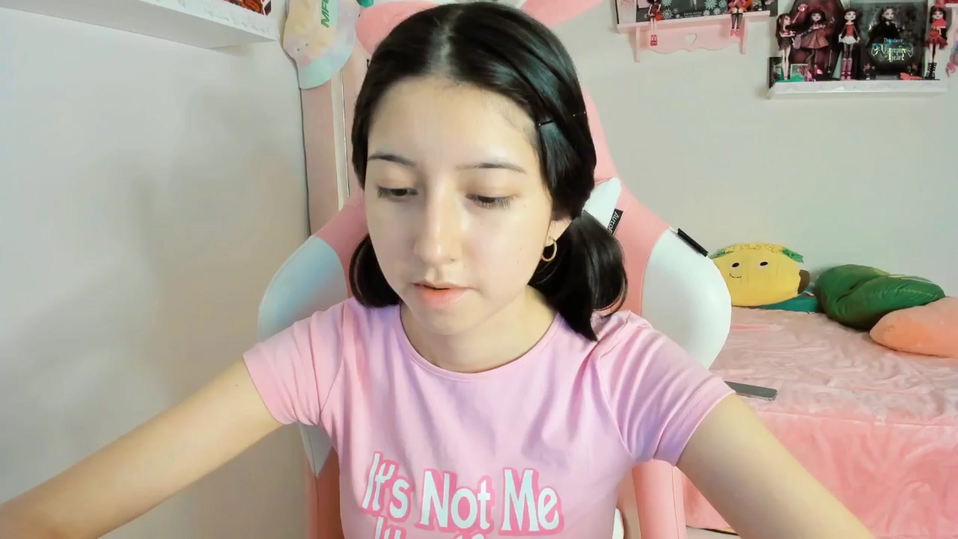 Gallery image thumbnail from Cherrycute666's myfreecams stream on, 12/21/2024, 09:54 image 5 of 20
