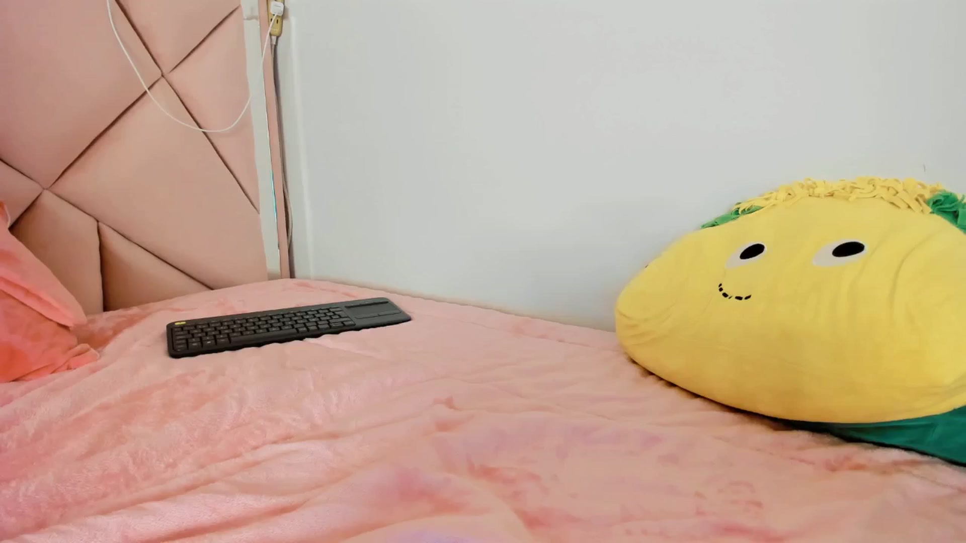 Gallery image thumbnail from Cherrycute666's myfreecams stream on, 12/21/2024, 09:54 image 18 of 20