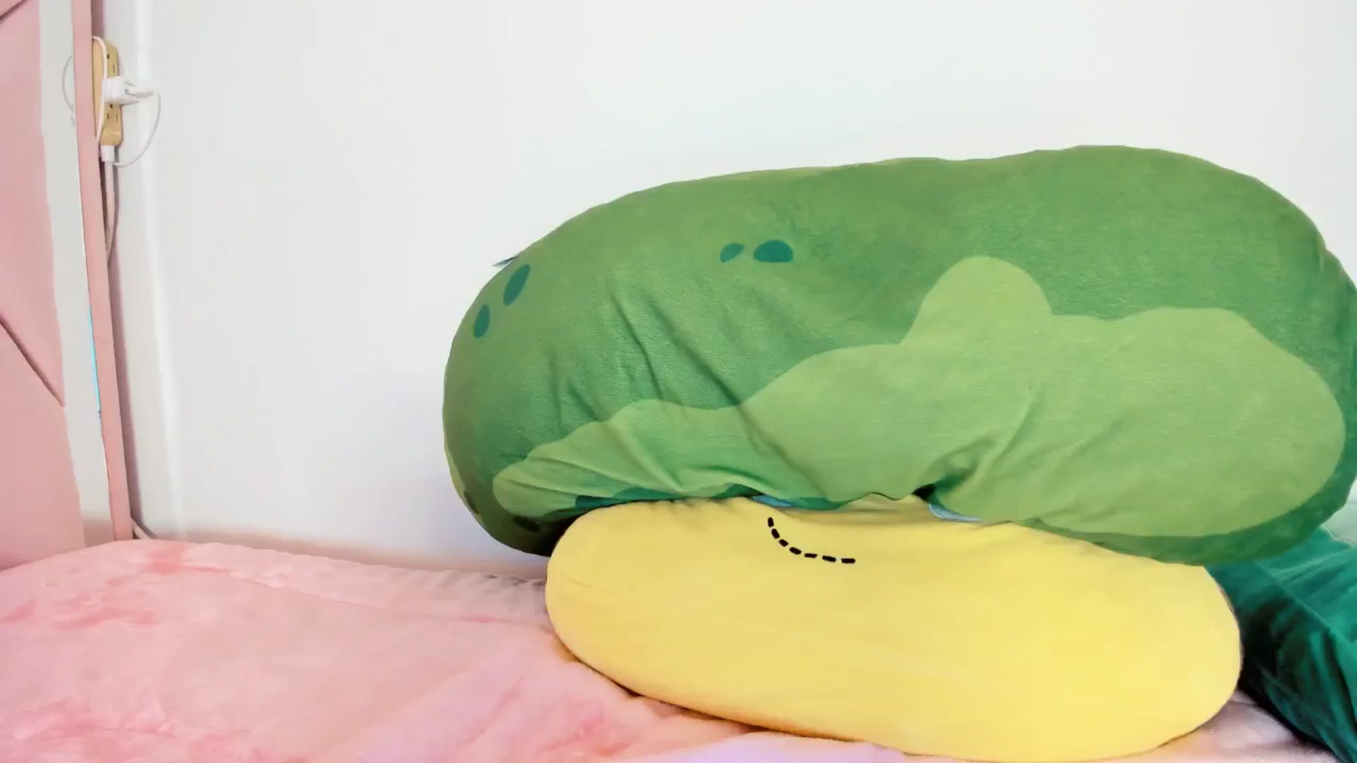 Gallery image thumbnail from Cherrycute666's myfreecams stream on, 12/21/2024, 10:34 image 8 of 20