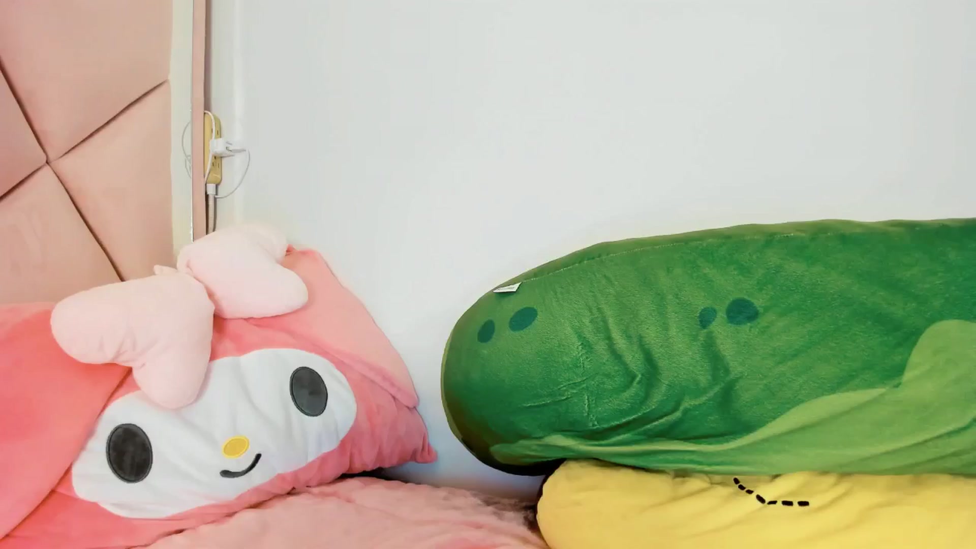 Gallery image thumbnail from Cherrycute666's myfreecams stream on, 12/21/2024, 11:04 image 5 of 20