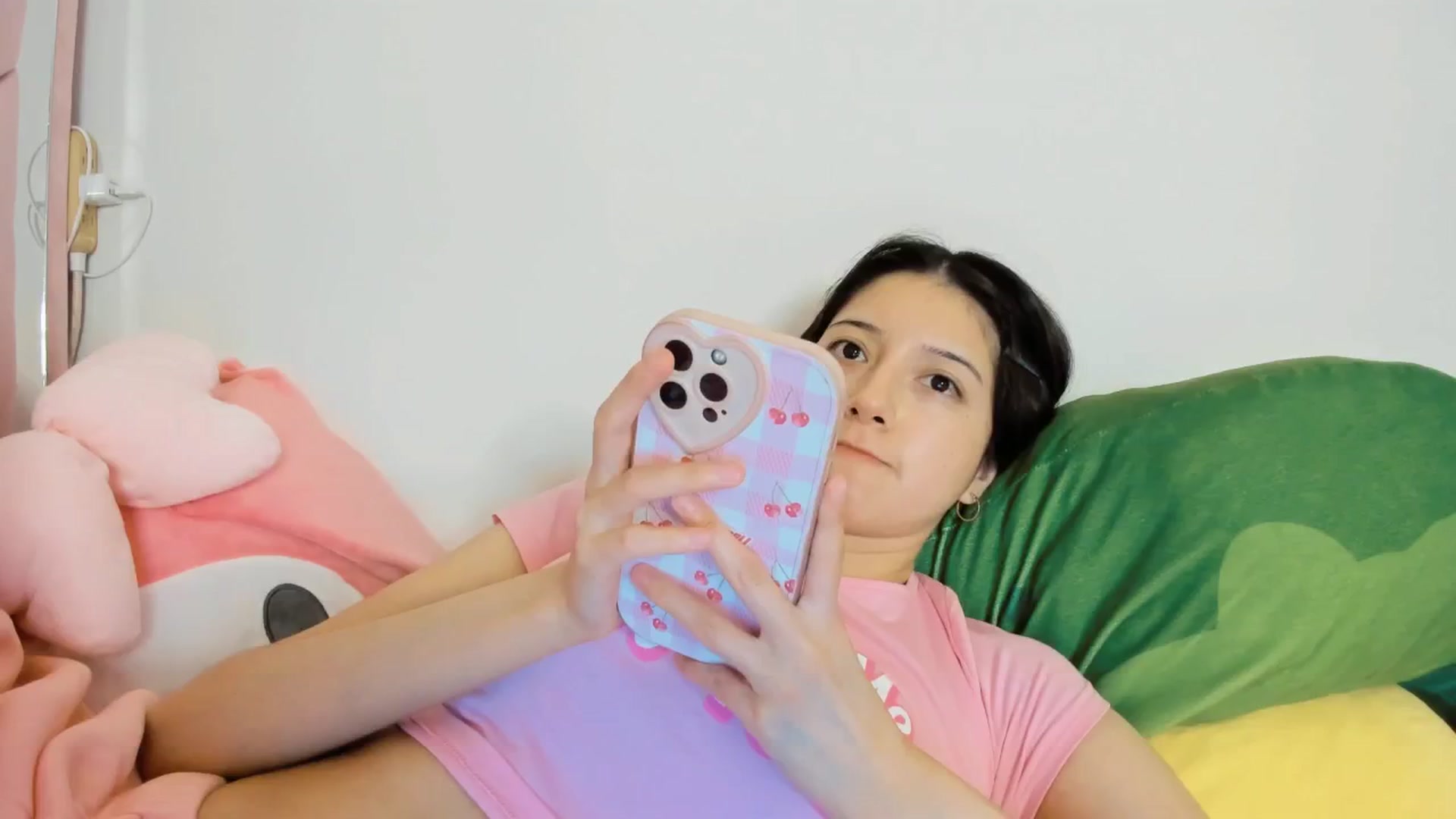 Gallery image thumbnail from Cherrycute666's myfreecams stream on, 12/21/2024, 11:04 image 13 of 20