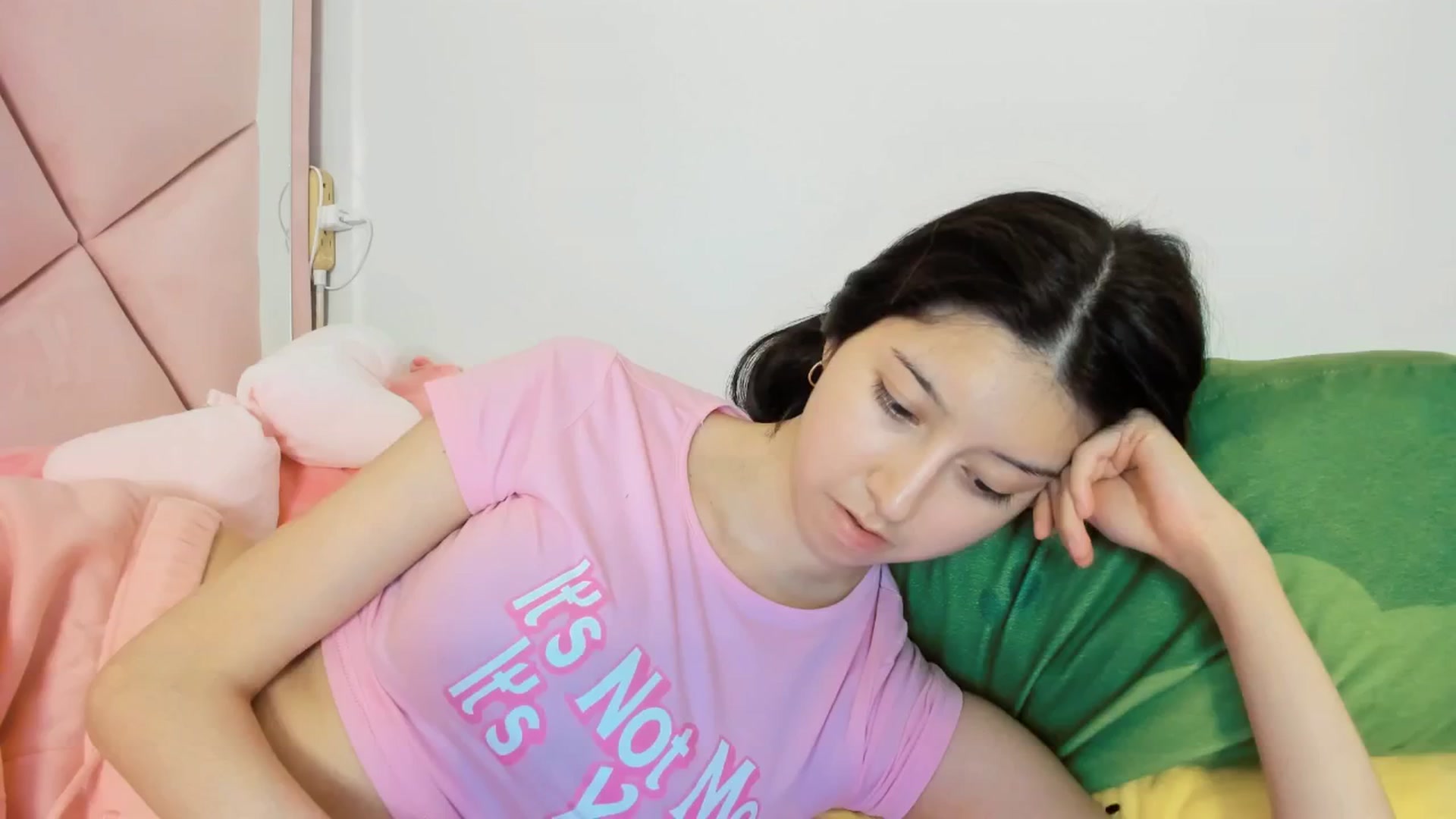 Gallery image thumbnail from Cherrycute666's myfreecams stream on, 12/21/2024, 11:04 image 3 of 20