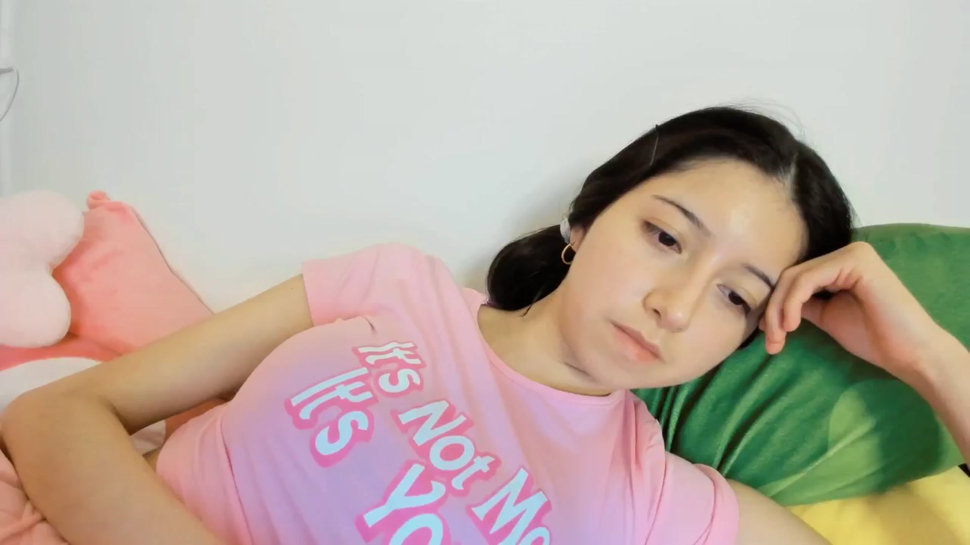 Gallery image thumbnail from Cherrycute666's myfreecams stream on, 12/21/2024, 12:29 image 3 of 20
