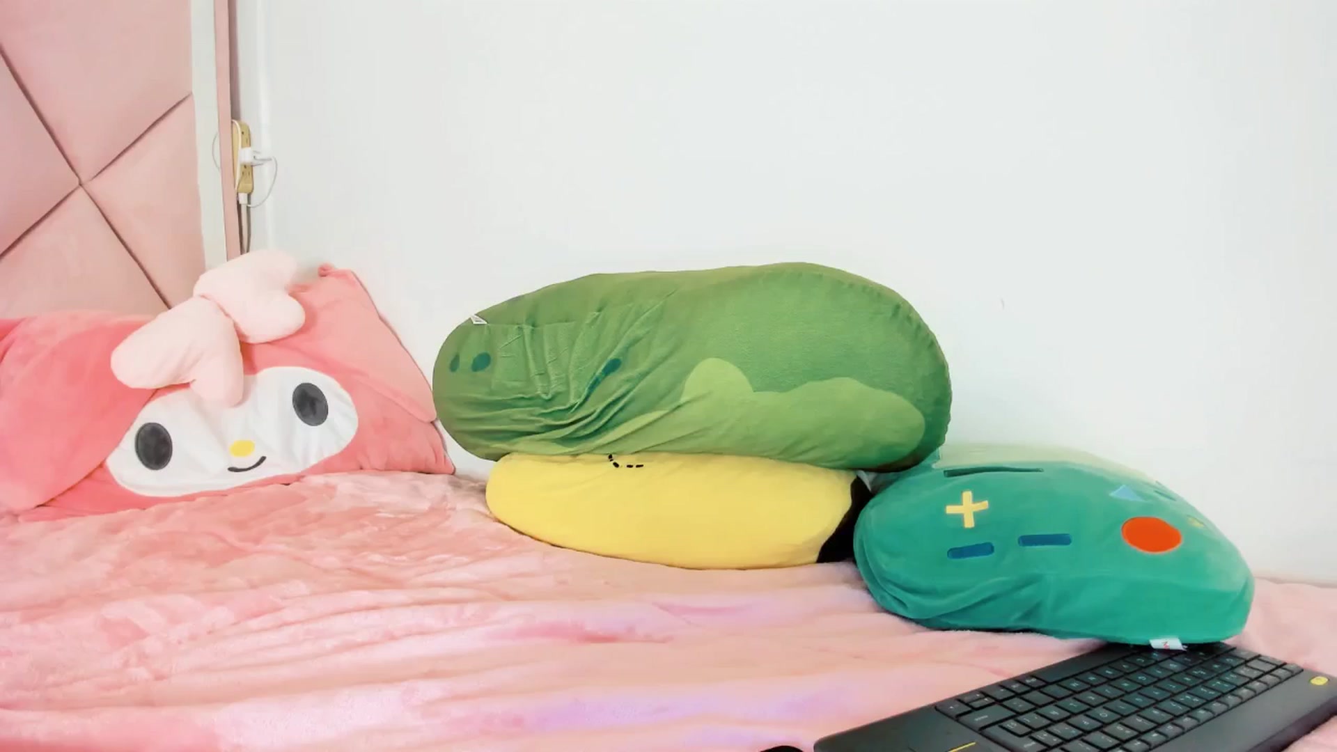 Gallery image thumbnail from Cherrycute666's myfreecams stream on, 12/21/2024, 12:29 image 9 of 20