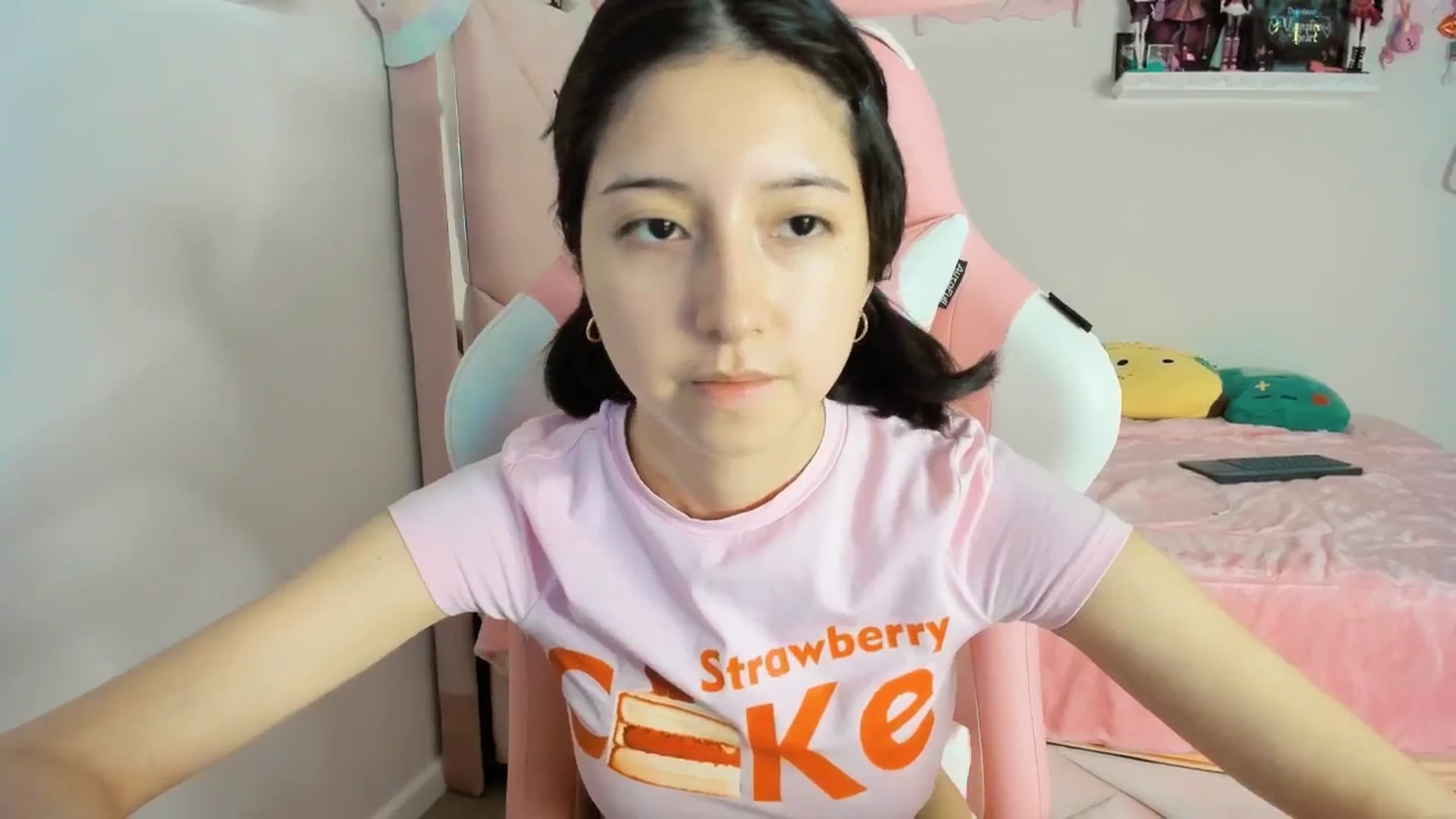 Gallery image thumbnail from Cherrycute666's myfreecams stream on, 12/22/2024, 03:07 image 8 of 20