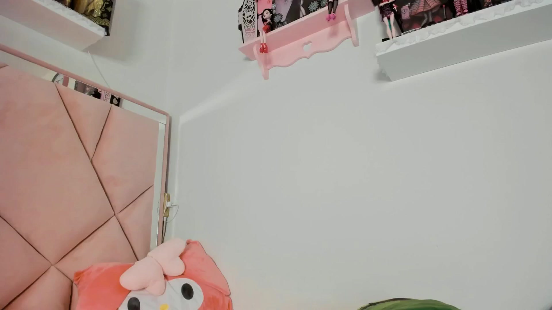 Gallery image thumbnail from Cherrycute666's myfreecams stream on, 12/22/2024, 05:58 image 12 of 20