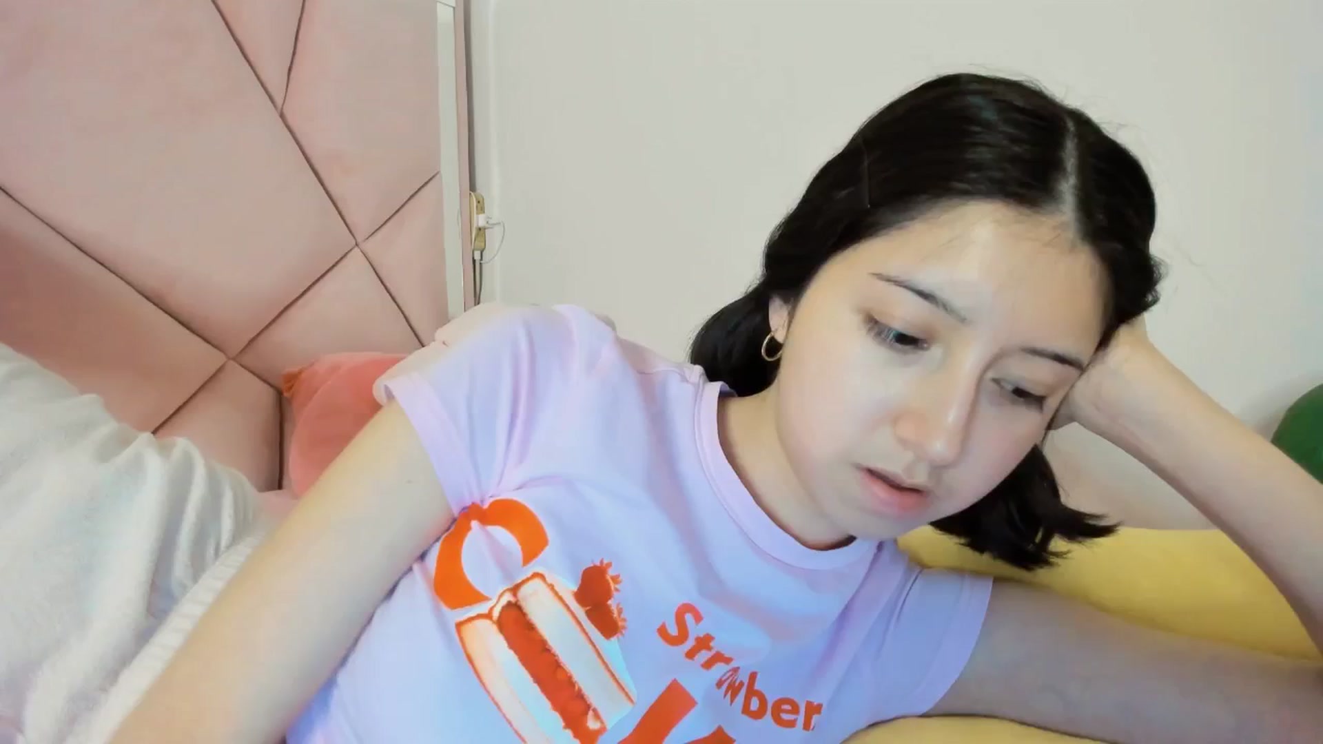 Gallery image thumbnail from Cherrycute666's myfreecams stream on, 12/22/2024, 06:27 image 20 of 20