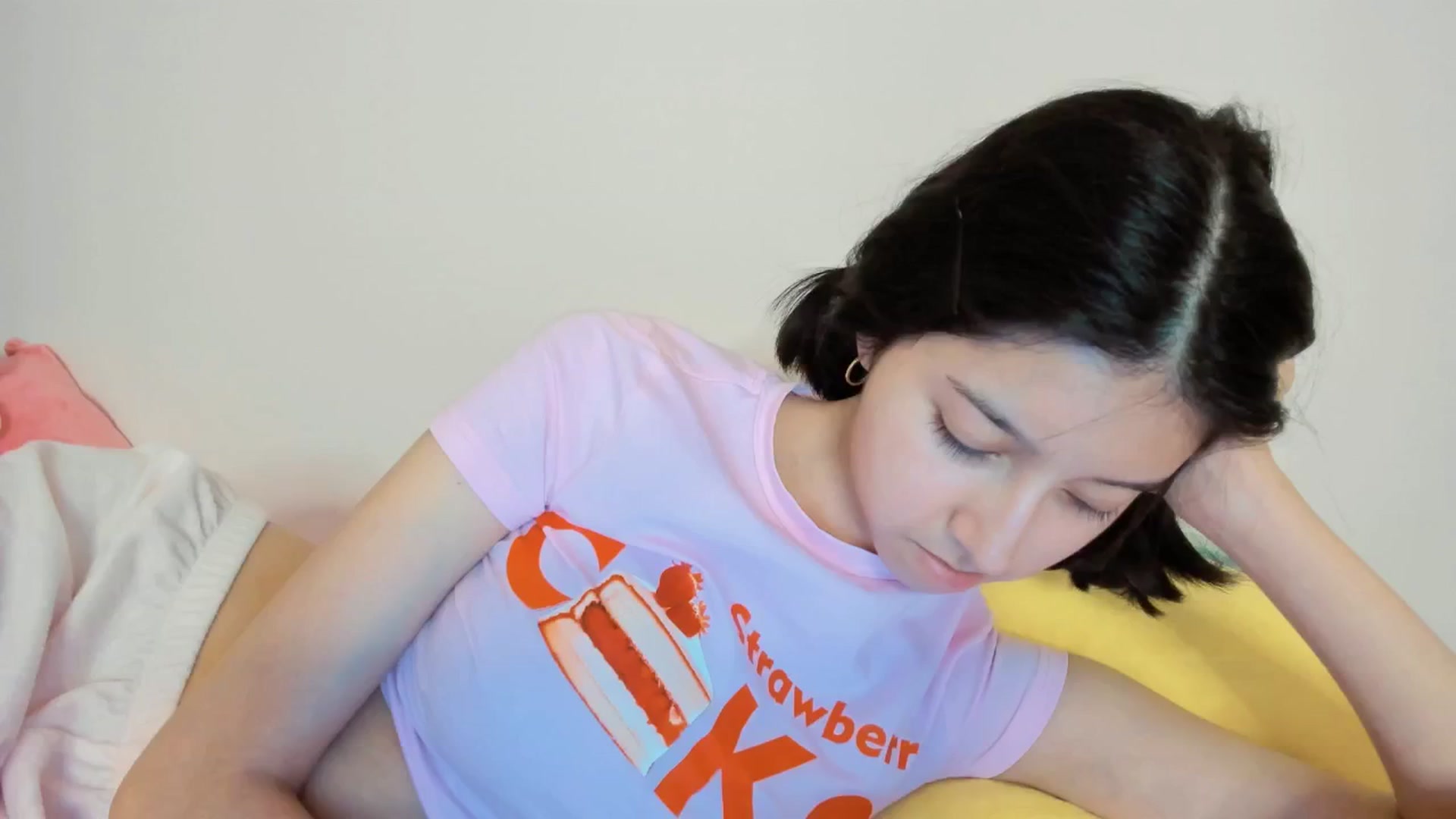 Gallery image thumbnail from Cherrycute666's myfreecams stream on, 12/22/2024, 07:05 image 9 of 20
