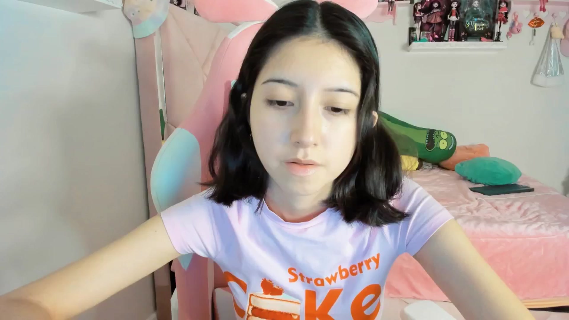 Gallery image thumbnail from Cherrycute666's myfreecams stream on, 12/22/2024, 08:33 image 3 of 20