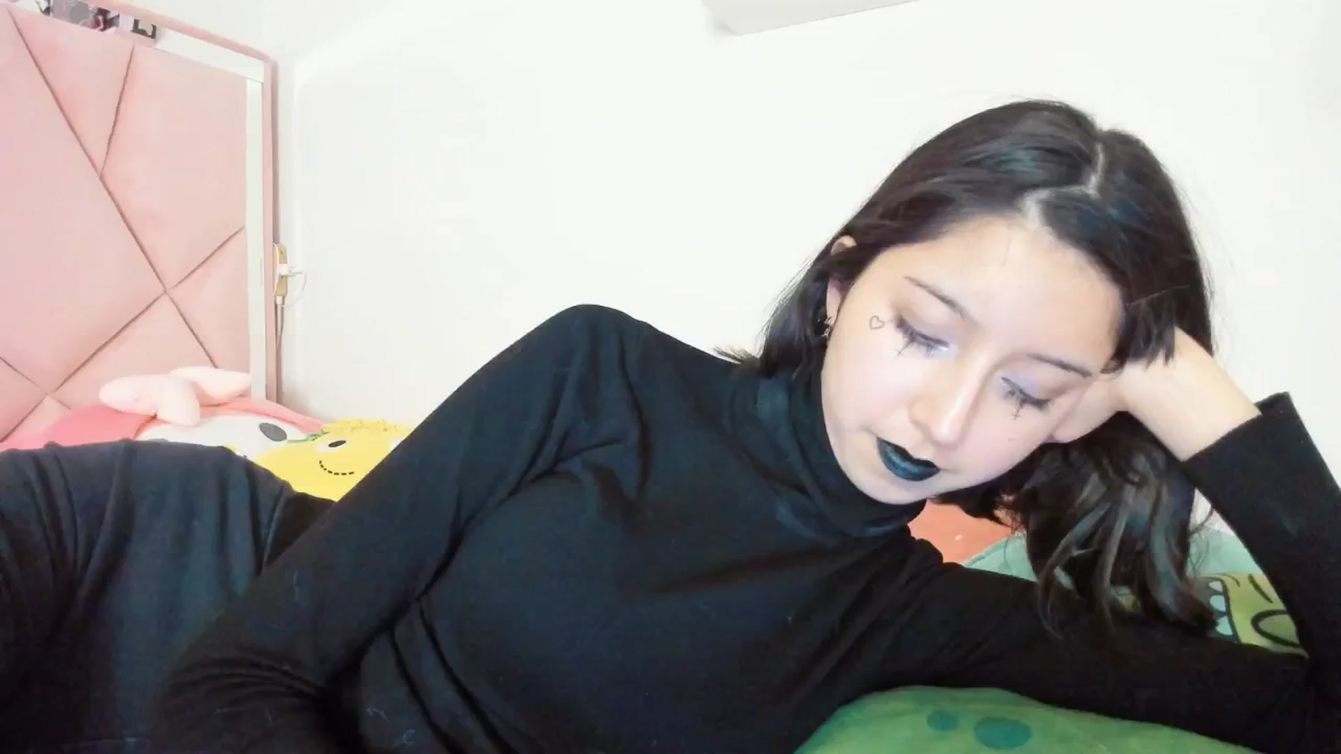 Gallery image thumbnail from Cherrycute666's myfreecams stream on, 12/23/2024, 10:45 image 6 of 20