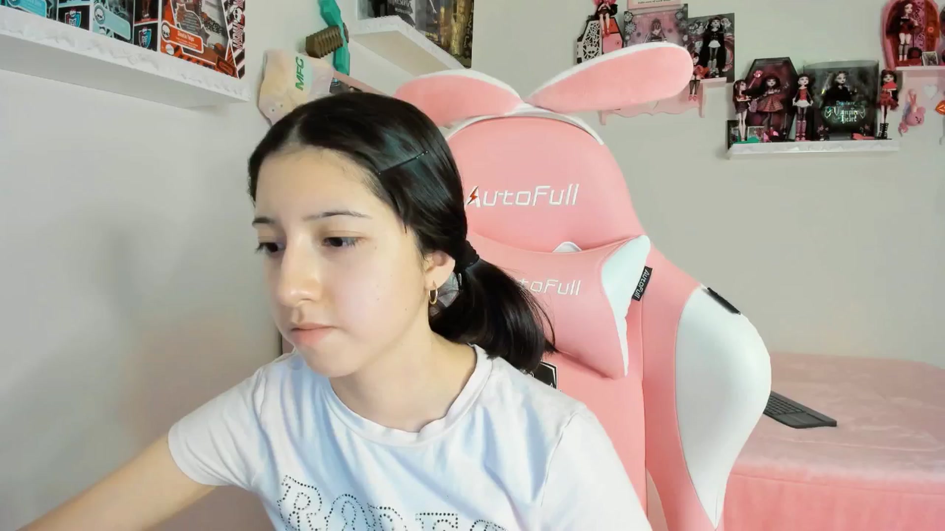 Gallery image thumbnail from Cherrycute666's myfreecams stream on, 12/24/2024, 04:12 image 8 of 20