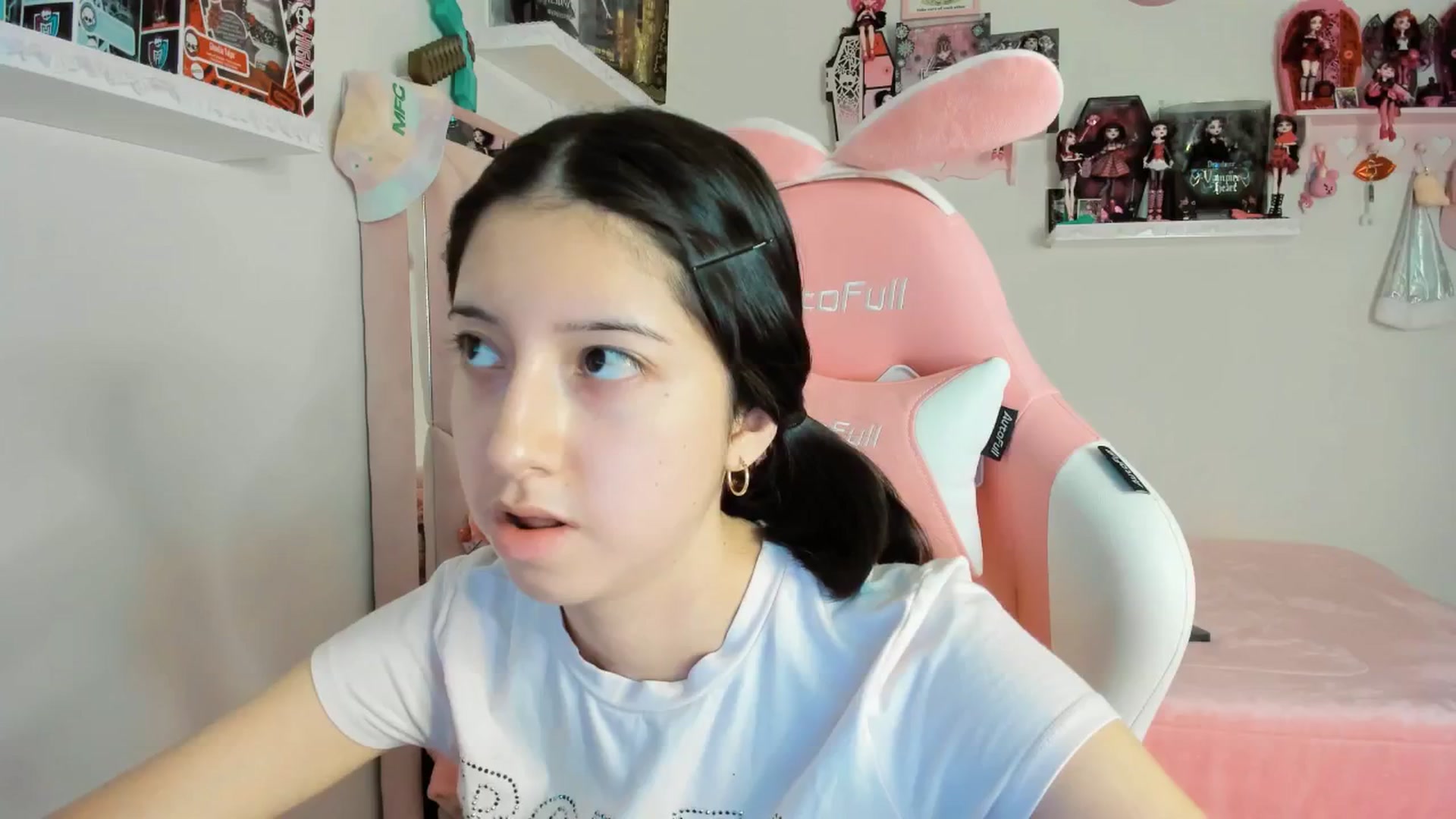 Gallery image thumbnail from Cherrycute666's myfreecams stream on, 12/24/2024, 04:12 image 9 of 20