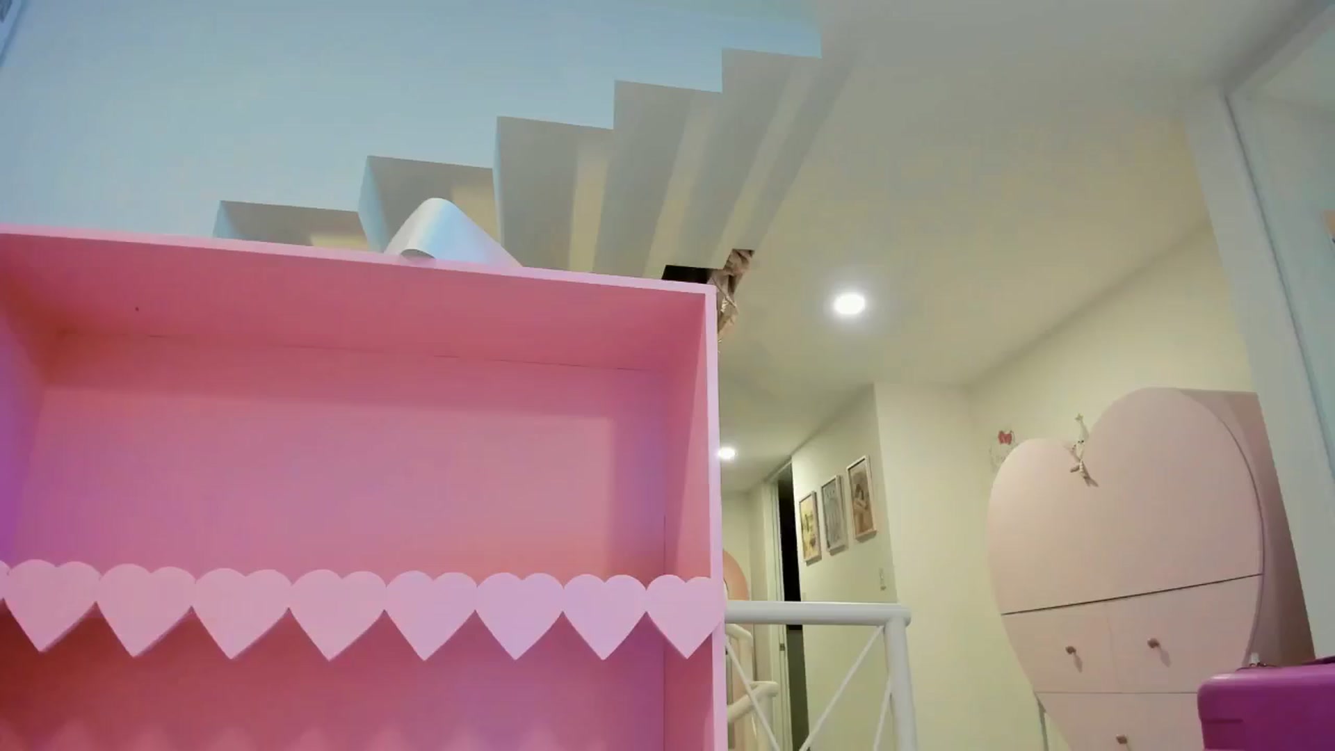 Gallery image thumbnail from Cherrycute666's myfreecams stream on, 12/24/2024, 04:12 image 20 of 20