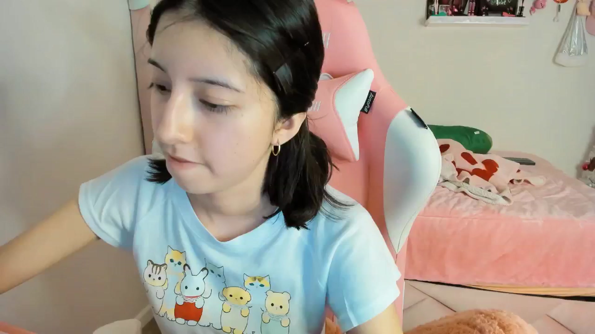 Gallery image thumbnail from Cherrycute666's myfreecams stream on, 12/26/2024, 05:28 image 11 of 20