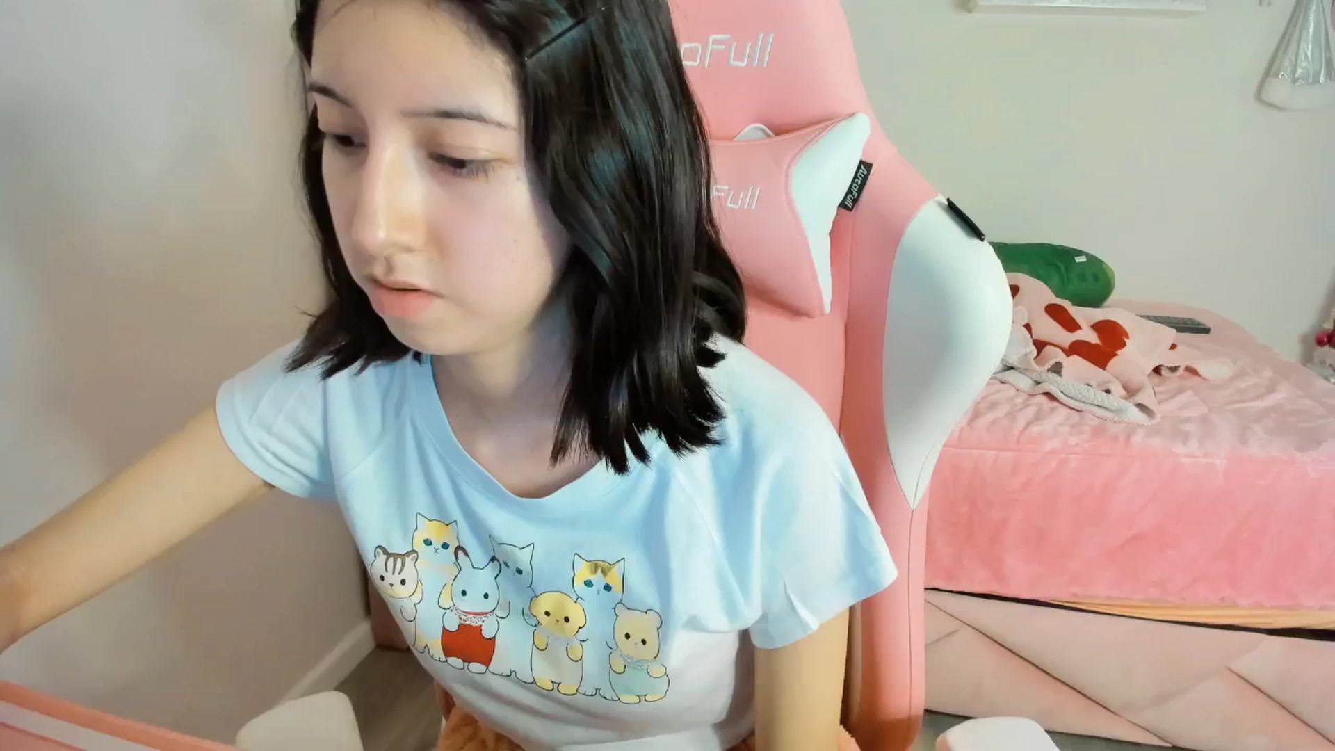 Gallery image thumbnail from Cherrycute666's myfreecams stream on, 12/26/2024, 05:28 image 8 of 20