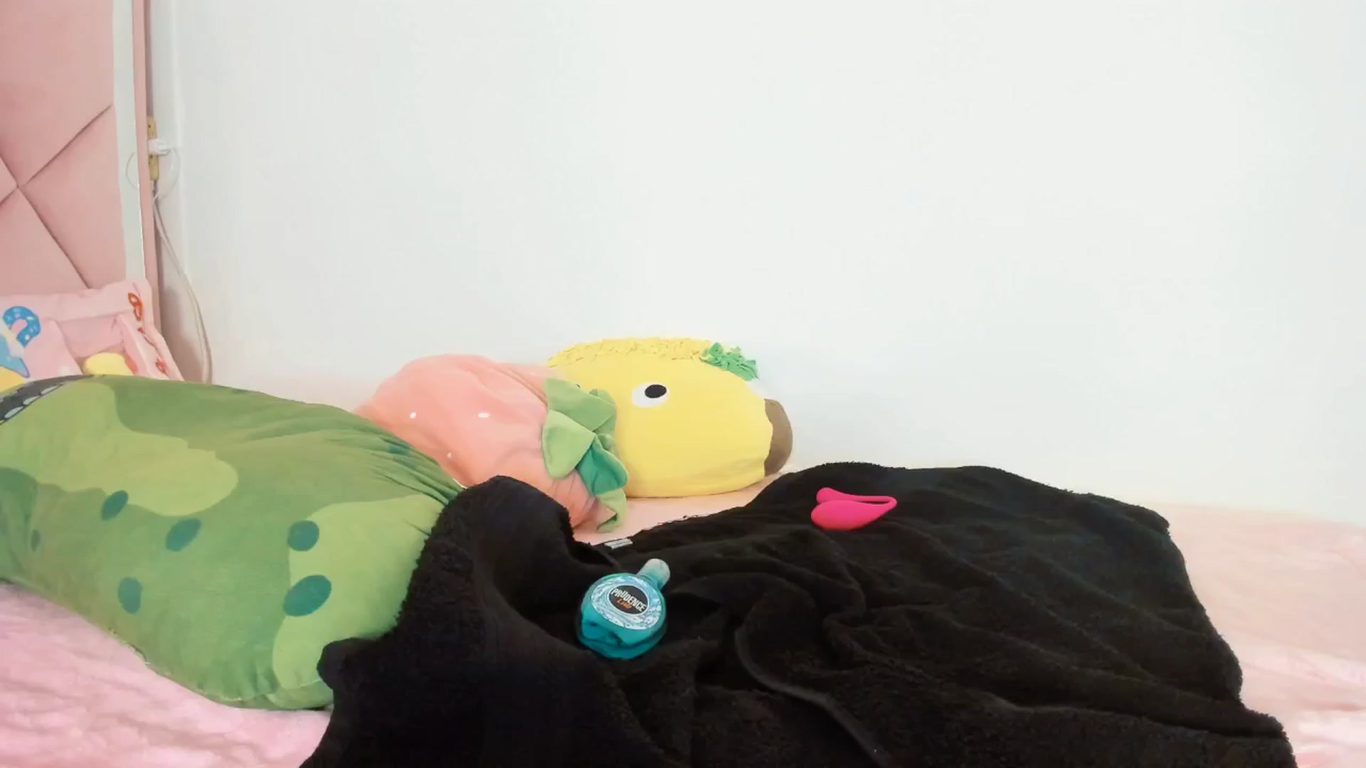 Gallery image thumbnail from Cherrycute666's myfreecams stream on, 12/26/2024, 05:28 image 17 of 20
