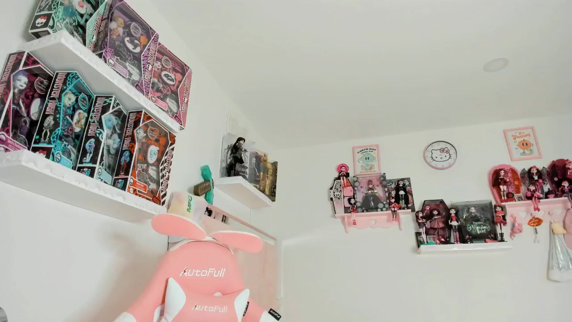 Gallery image thumbnail from Cherrycute666's myfreecams stream on, 12/26/2024, 10:15 image 20 of 20