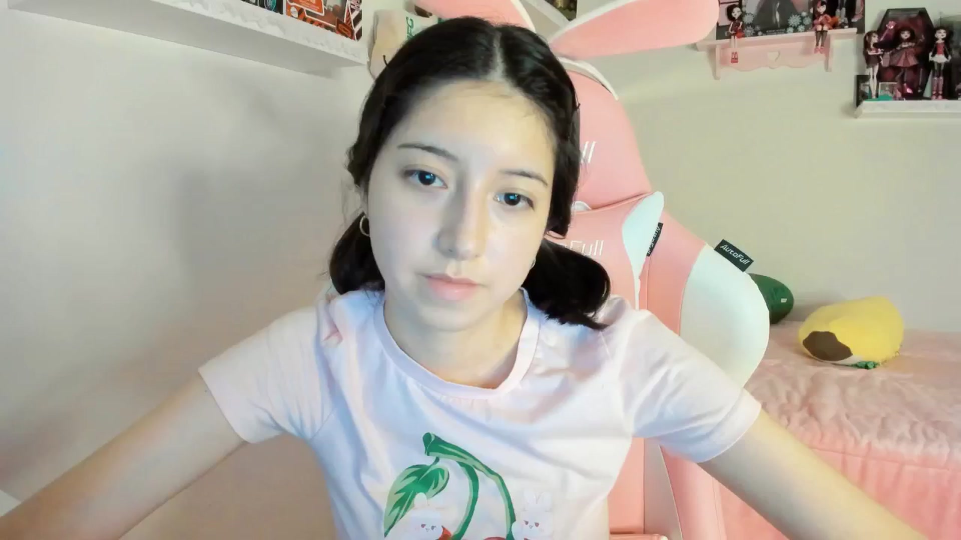 Gallery image thumbnail from Cherrycute666's myfreecams stream on, 12/27/2024, 01:28 image 10 of 20
