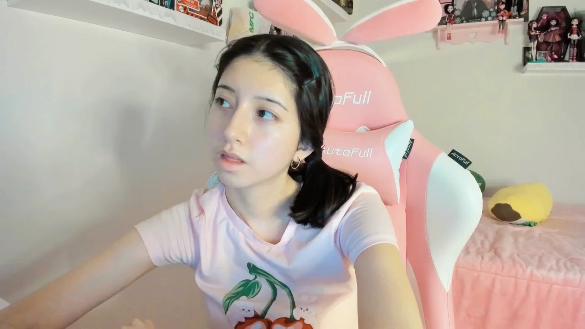 Gallery image thumbnail from Cherrycute666's myfreecams stream on, 12/27/2024, 01:28 image 13 of 20