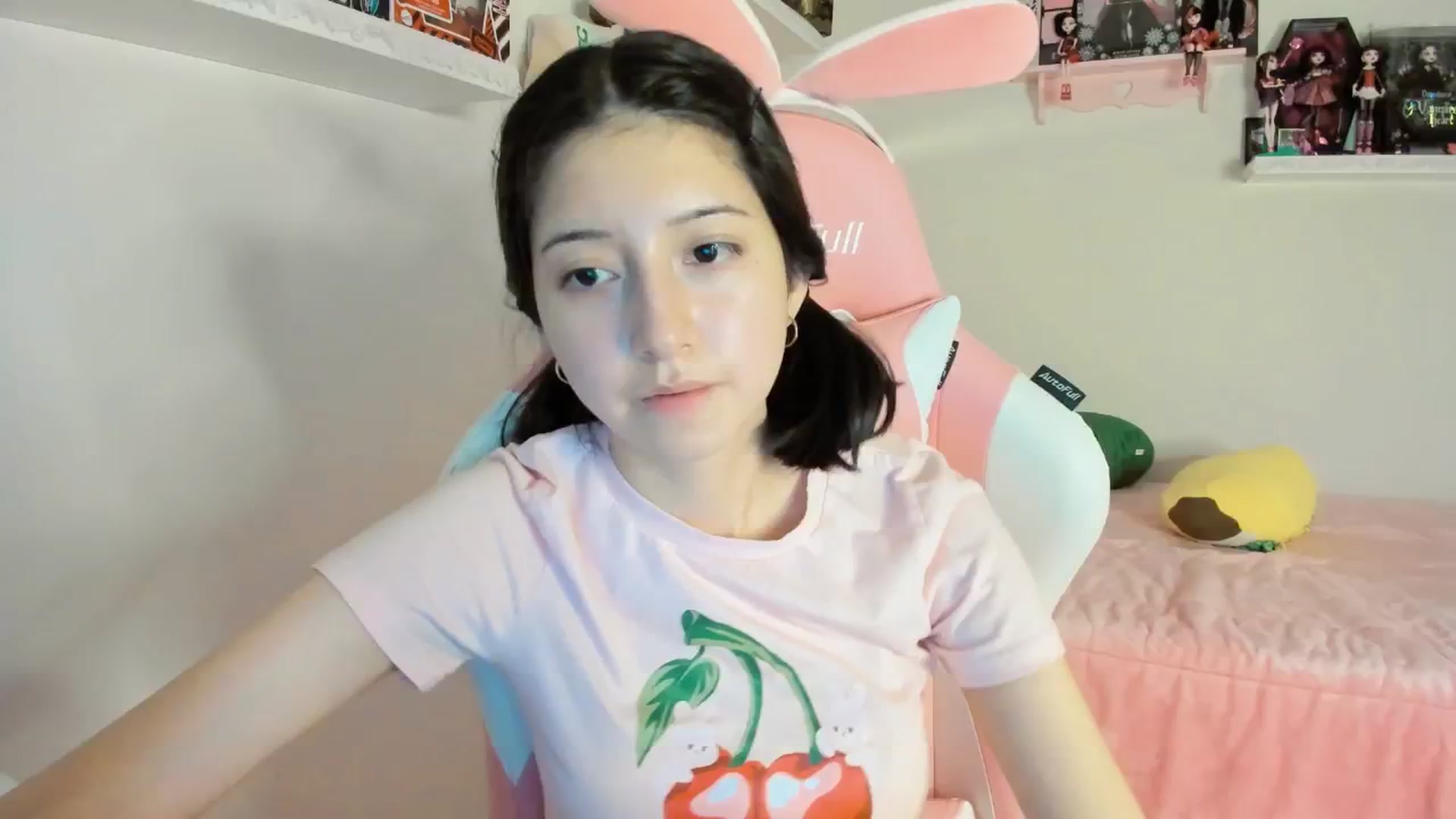 Gallery image thumbnail from Cherrycute666's myfreecams stream on, 12/27/2024, 01:28 image 9 of 20