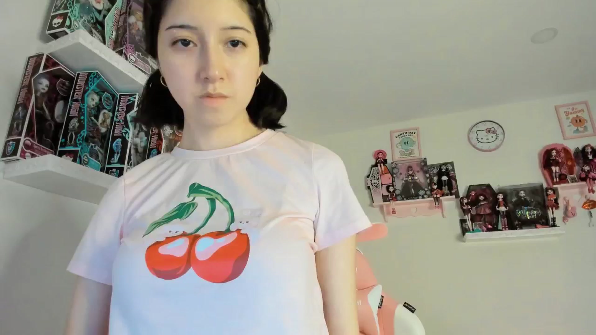 Gallery image thumbnail from Cherrycute666's myfreecams stream on, 12/27/2024, 02:57 image 3 of 20