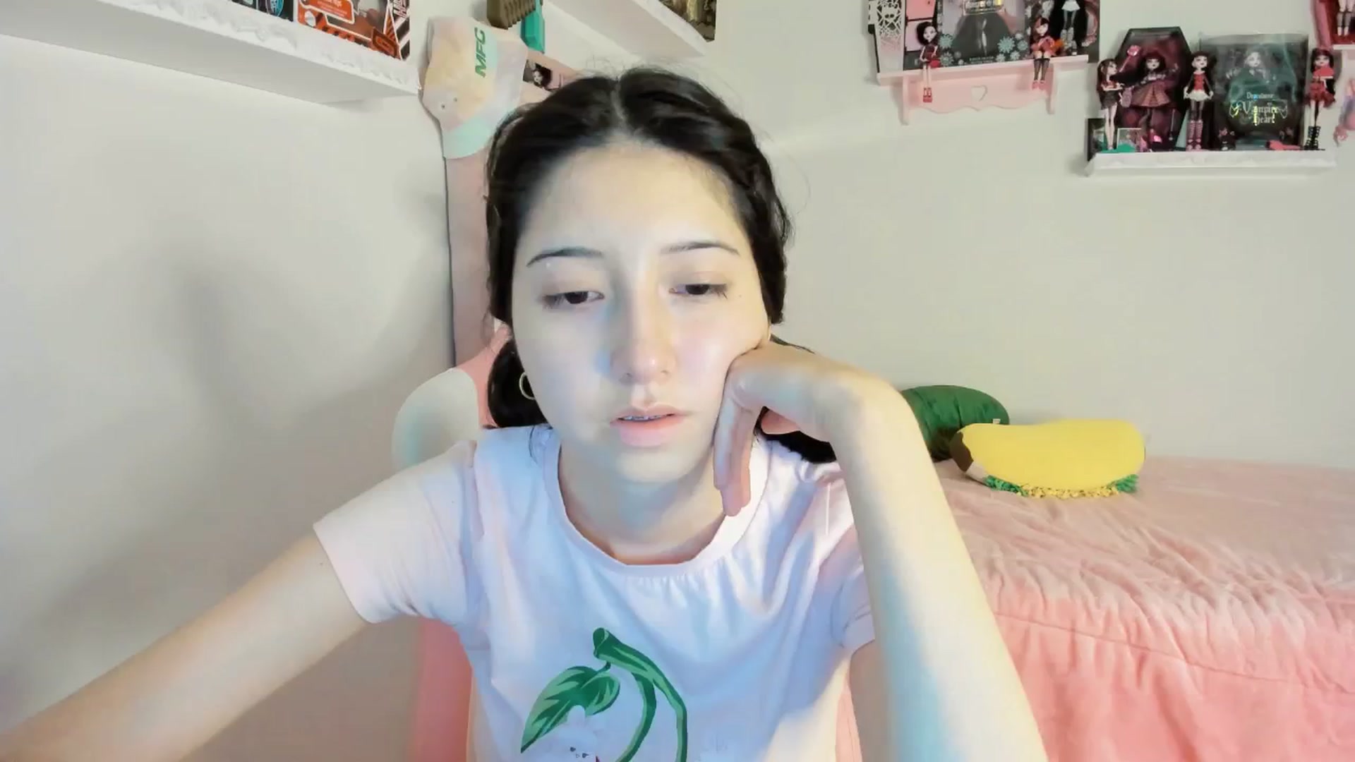 Gallery image thumbnail from Cherrycute666's myfreecams stream on, 12/27/2024, 02:57 image 9 of 20