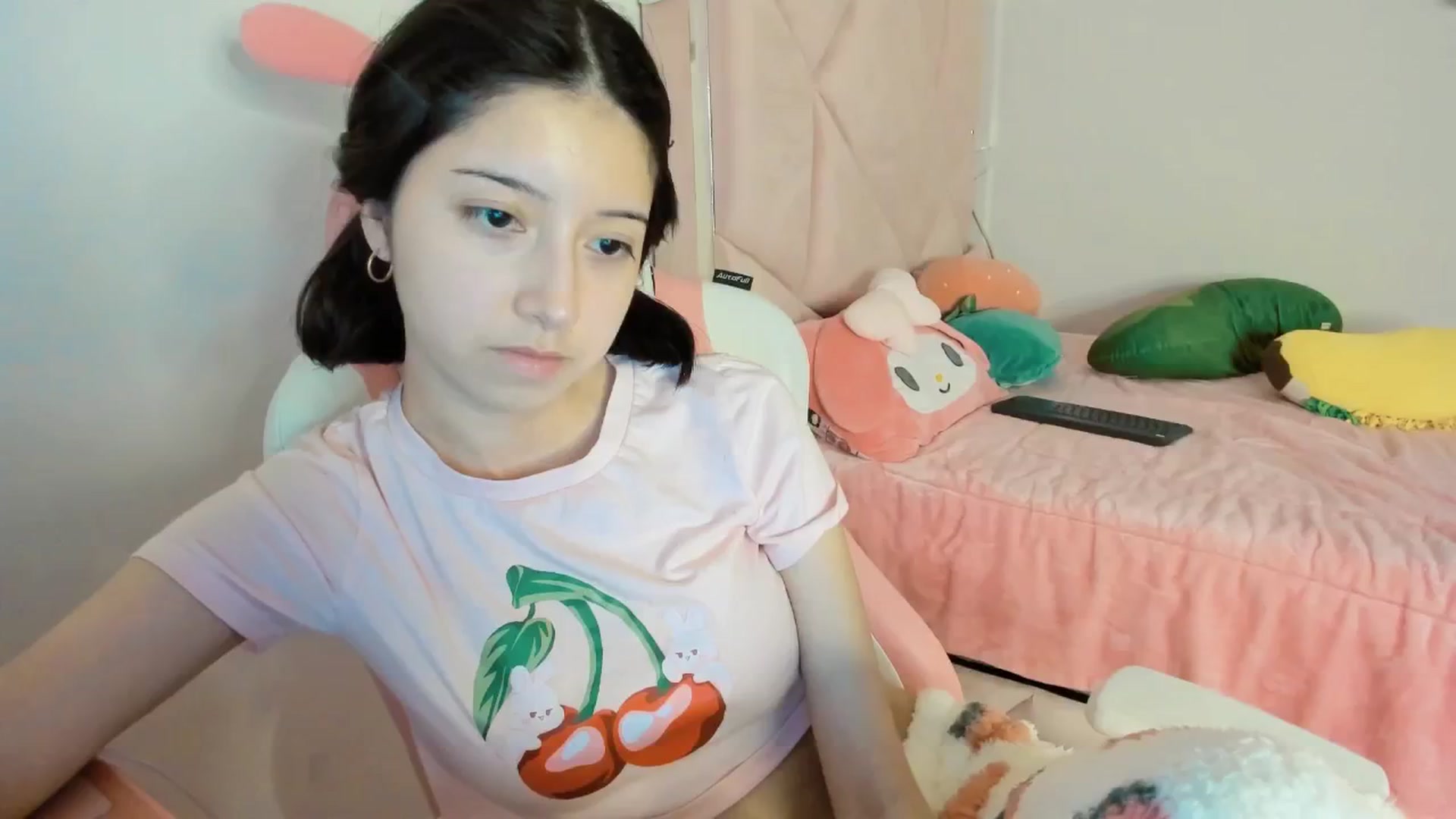 Gallery image thumbnail from Cherrycute666's myfreecams stream on, 12/27/2024, 02:57 image 19 of 20