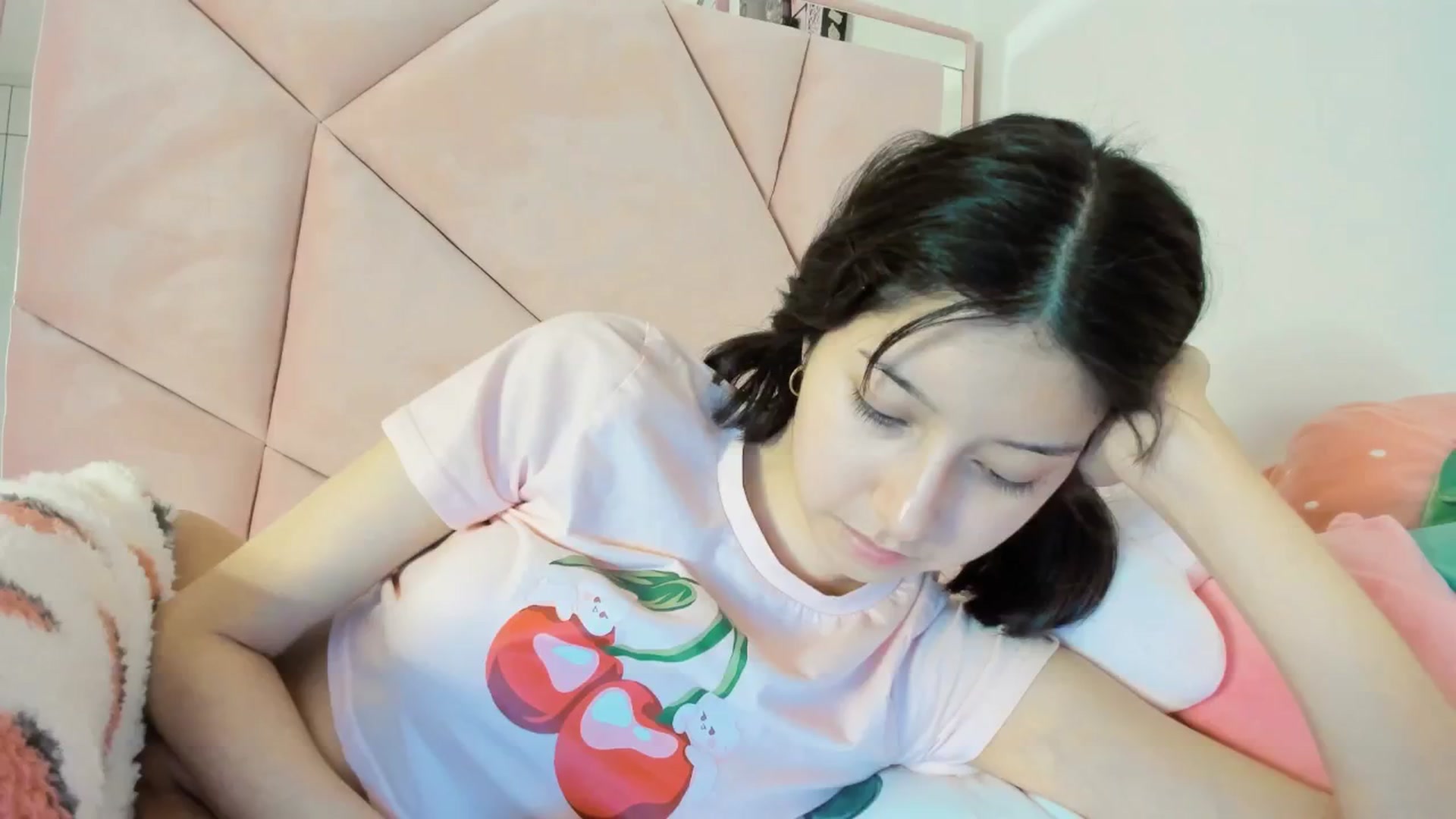 Gallery image thumbnail from Cherrycute666's myfreecams stream on, 12/27/2024, 11:00 image 5 of 20