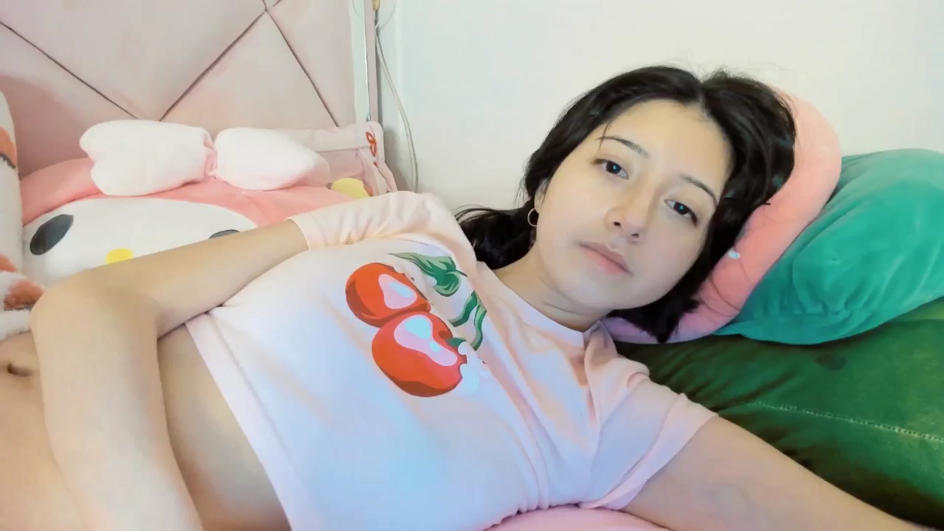 Gallery image thumbnail from Cherrycute666's myfreecams stream on, 12/27/2024, 11:21 image 17 of 20