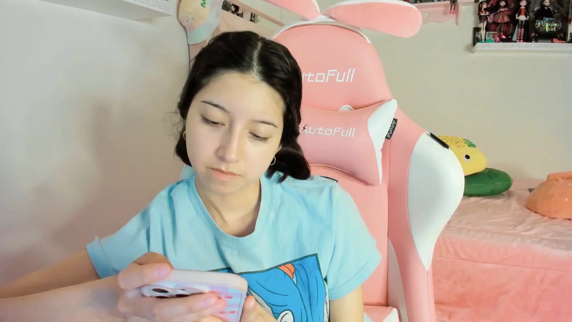 Gallery image thumbnail from Cherrycute666's myfreecams stream on, 12/28/2024, 01:35 image 12 of 20