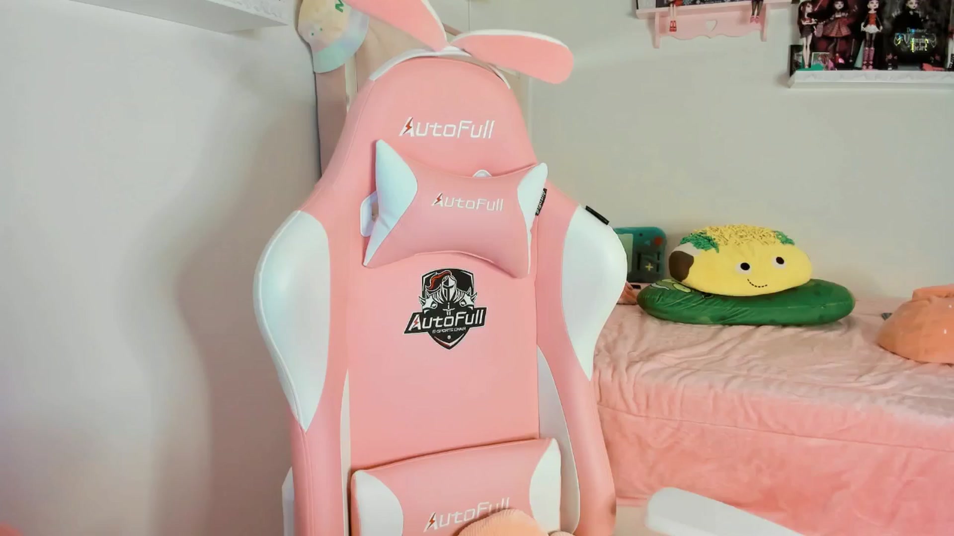 Gallery image thumbnail from Cherrycute666's myfreecams stream on, 12/28/2024, 01:35 image 8 of 20