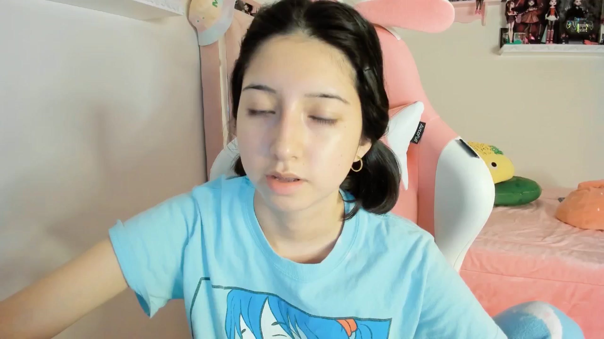 Gallery image thumbnail from Cherrycute666's myfreecams stream on, 12/28/2024, 01:35 image 7 of 20
