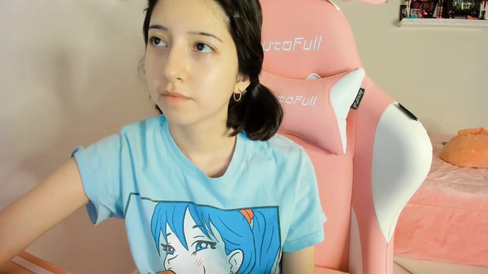 Gallery image thumbnail from Cherrycute666's myfreecams stream on, 12/28/2024, 01:35 image 15 of 20