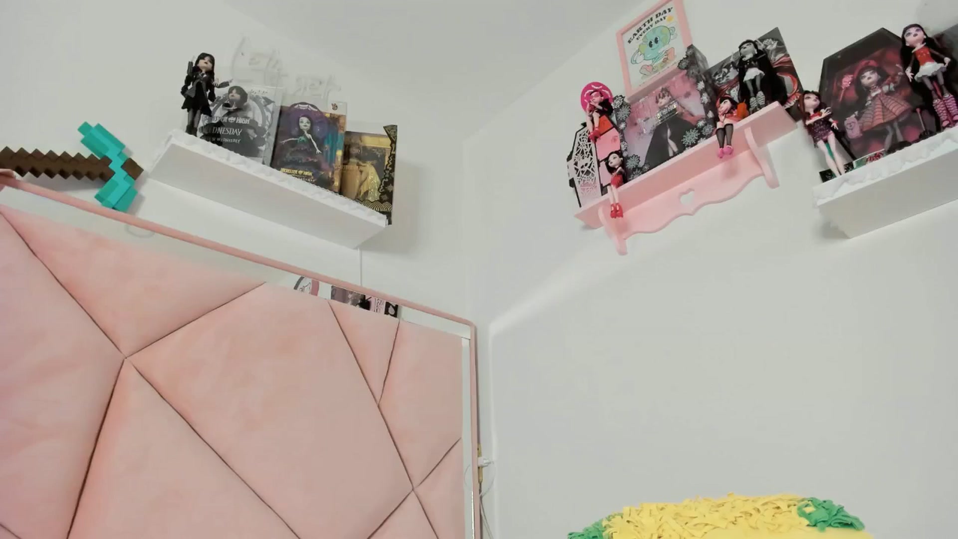 Gallery image thumbnail from Cherrycute666's myfreecams stream on, 12/28/2024, 01:35 image 20 of 20