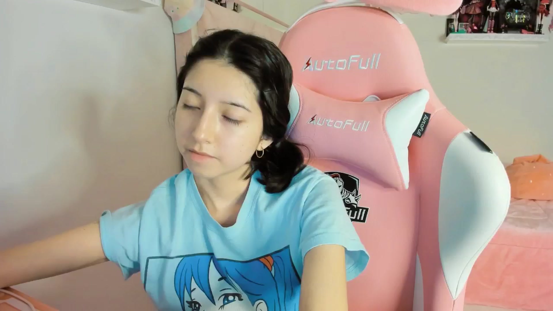 Gallery image thumbnail from Cherrycute666's myfreecams stream on, 12/28/2024, 01:35 image 19 of 20