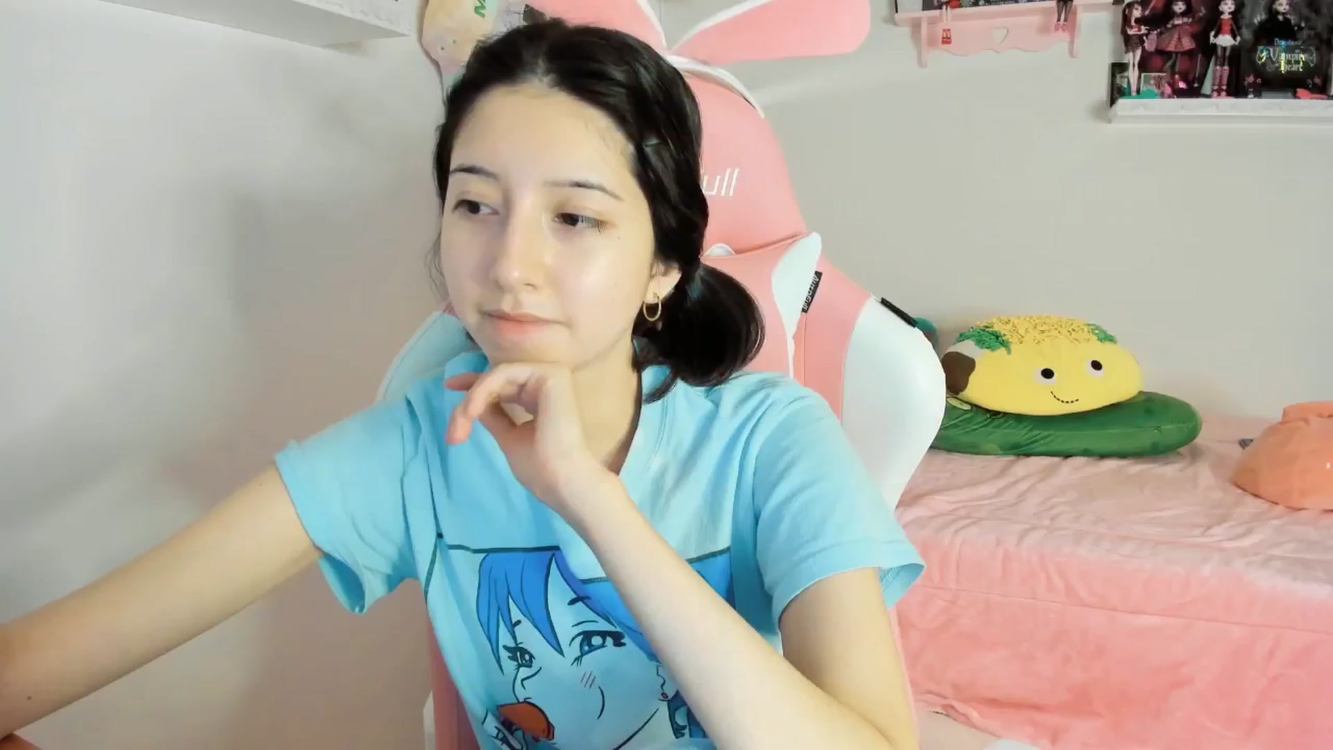 Gallery image thumbnail from Cherrycute666's myfreecams stream on, 12/28/2024, 01:35 image 2 of 20
