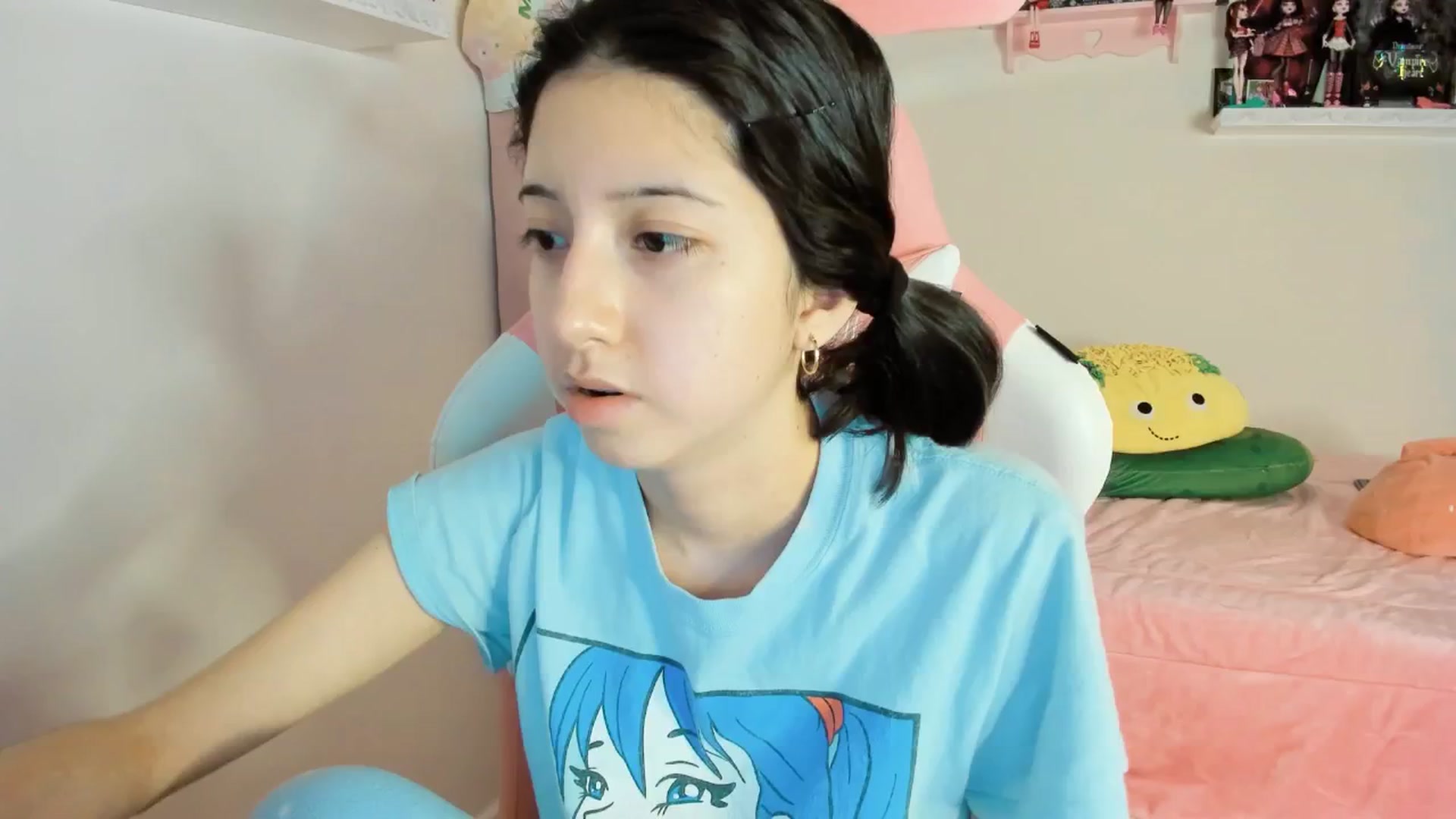 Gallery image thumbnail from Cherrycute666's myfreecams stream on, 12/28/2024, 01:35 image 3 of 20