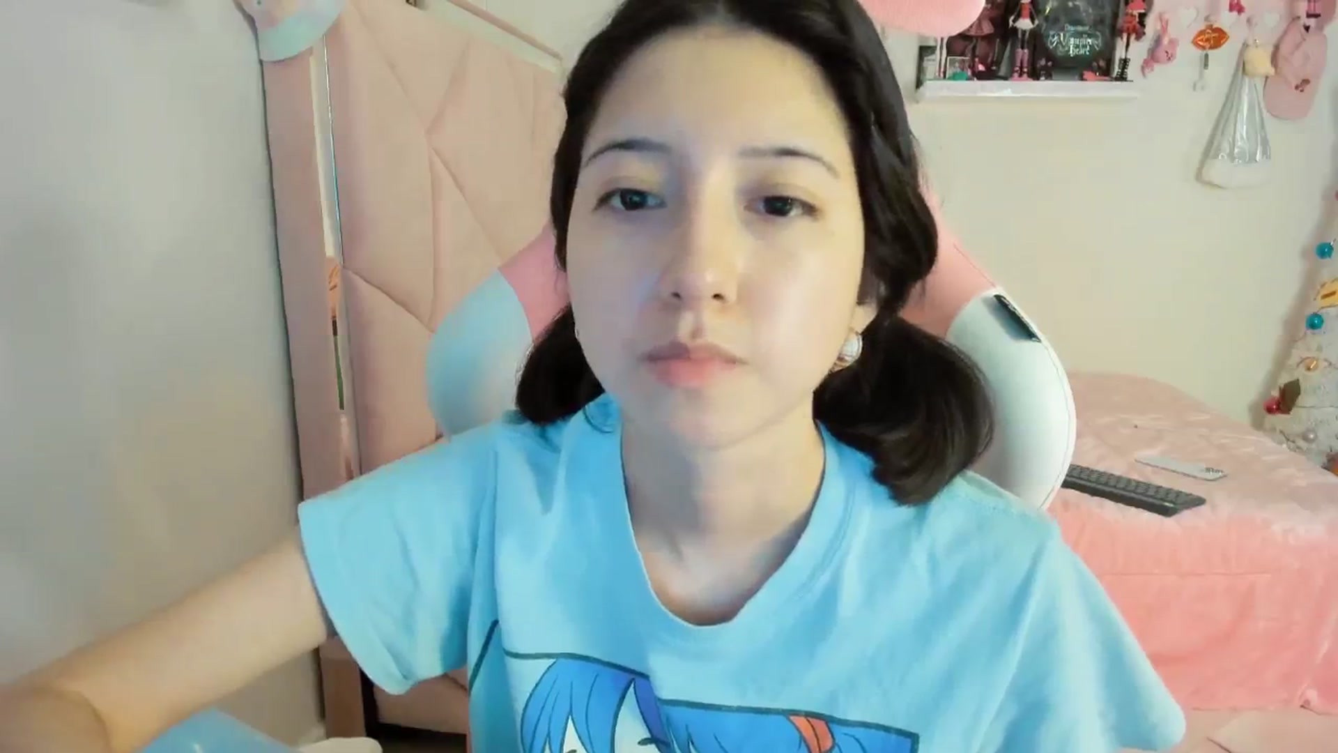 Gallery image thumbnail from Cherrycute666's myfreecams stream on, 12/28/2024, 09:55 image 14 of 20