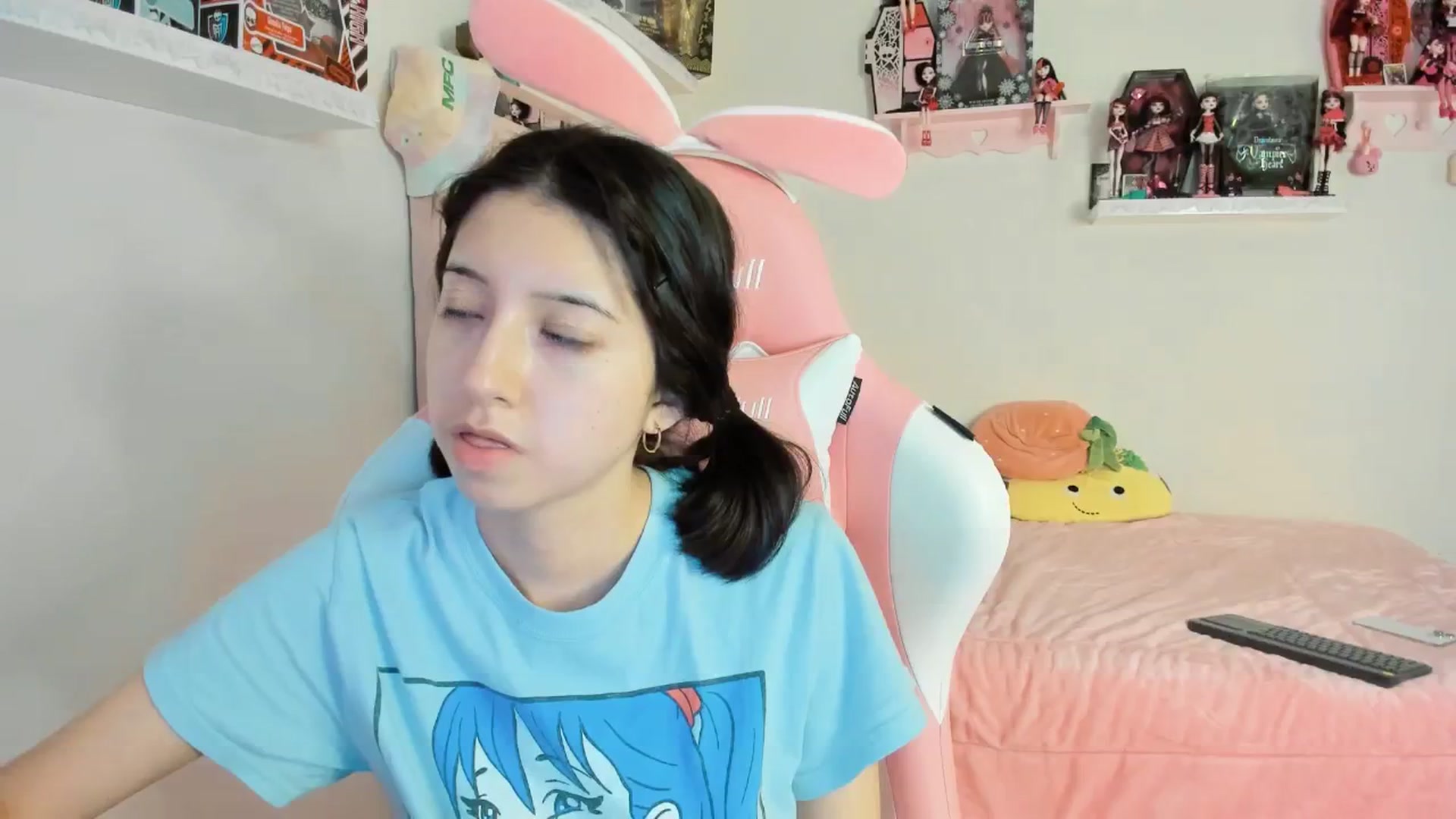 Gallery image thumbnail from Cherrycute666's myfreecams stream on, 12/28/2024, 09:55 image 19 of 20
