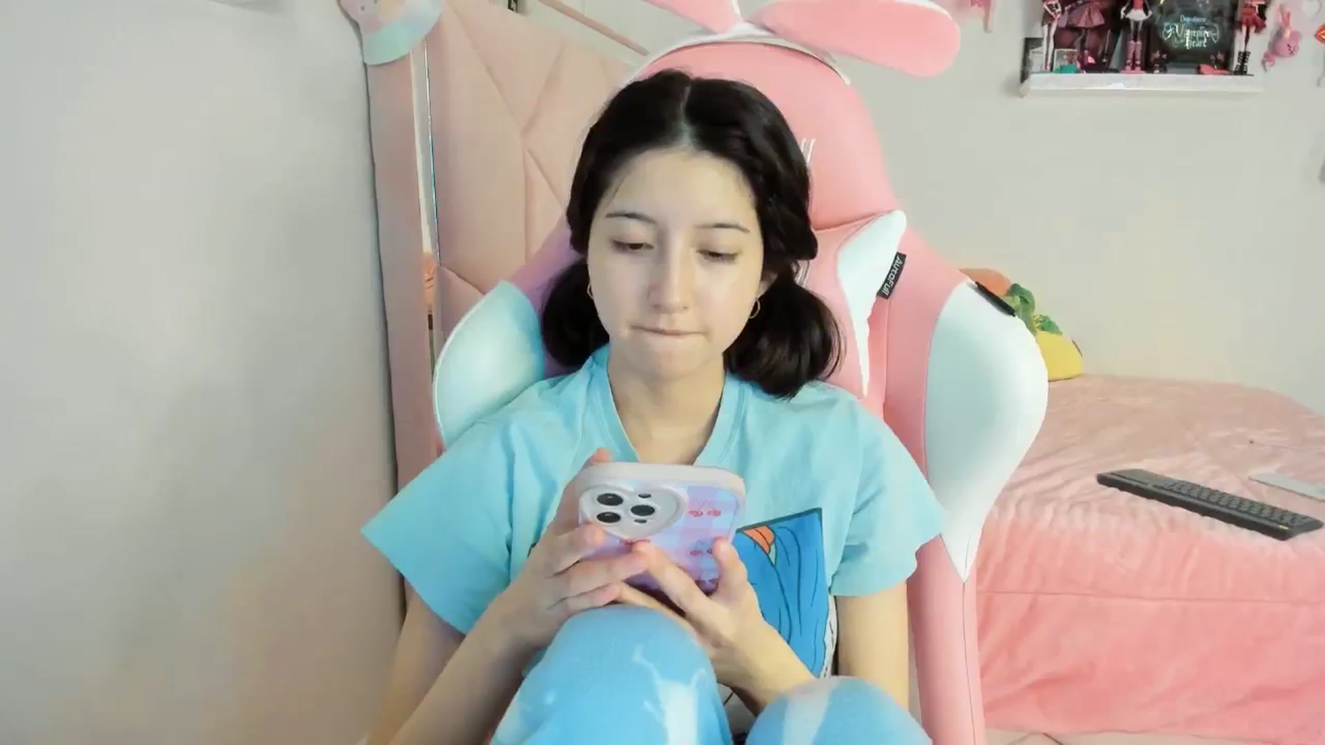 Gallery image thumbnail from Cherrycute666's myfreecams stream on, 12/28/2024, 09:55 image 13 of 20