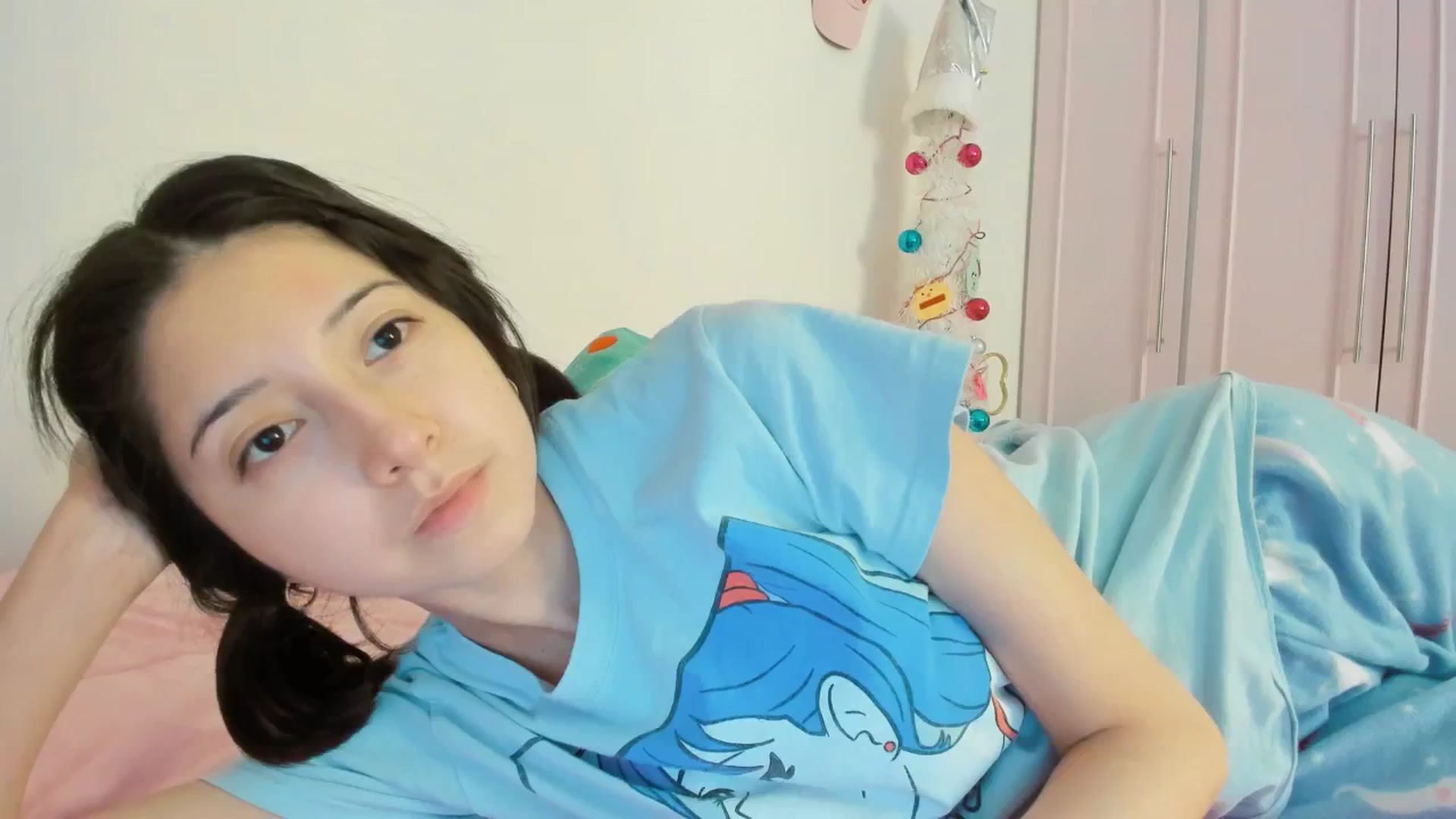 Gallery image thumbnail from Cherrycute666's myfreecams stream on, 12/28/2024, 15:00 image 13 of 20