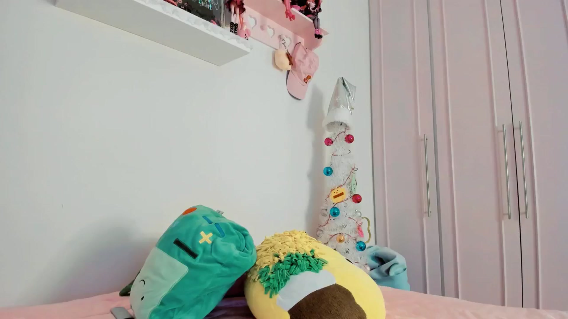 Gallery image thumbnail from Cherrycute666's myfreecams stream on, 12/28/2024, 15:00 image 11 of 20